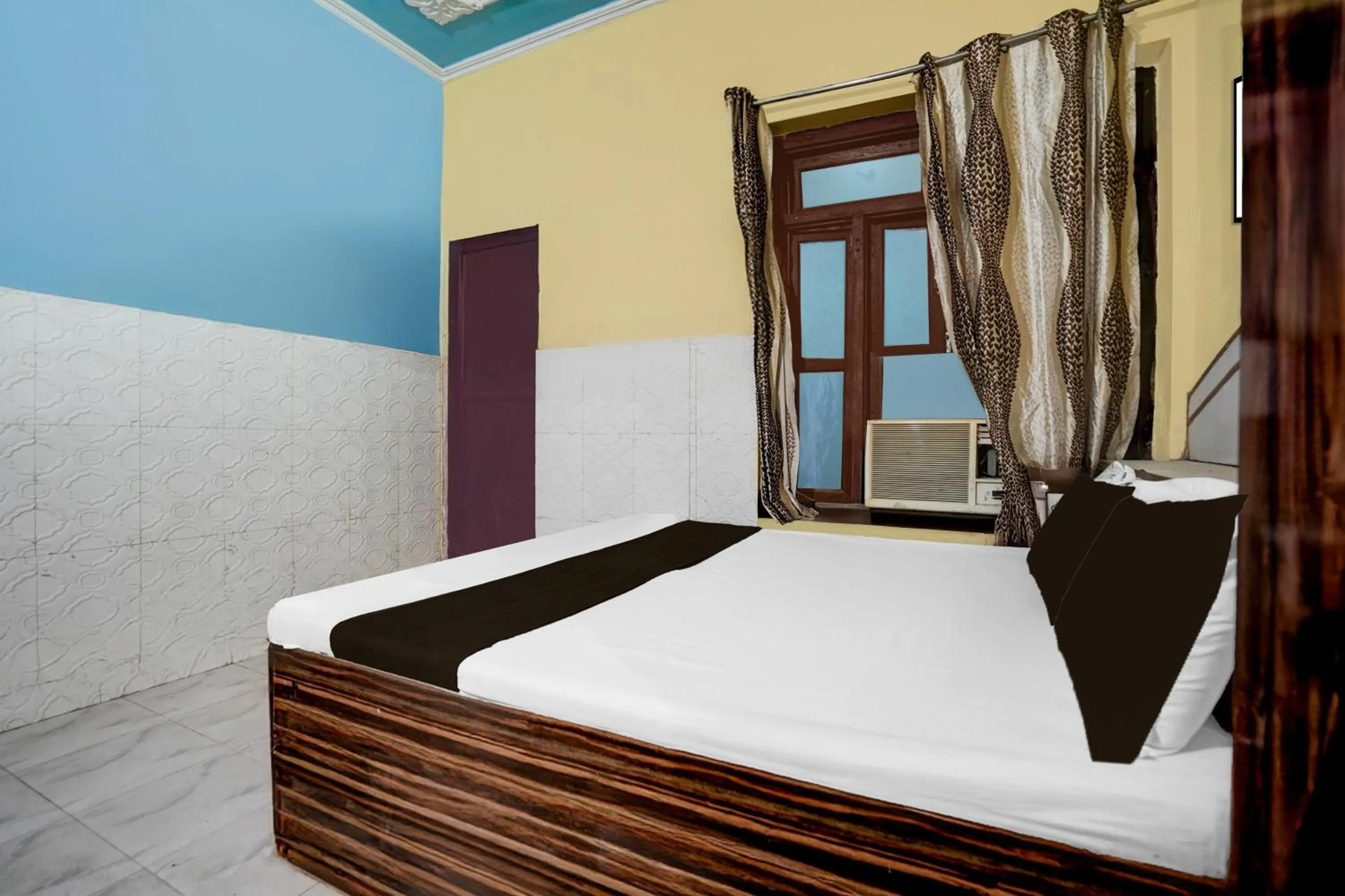 Bedroom, Bed in Hotel O Behror