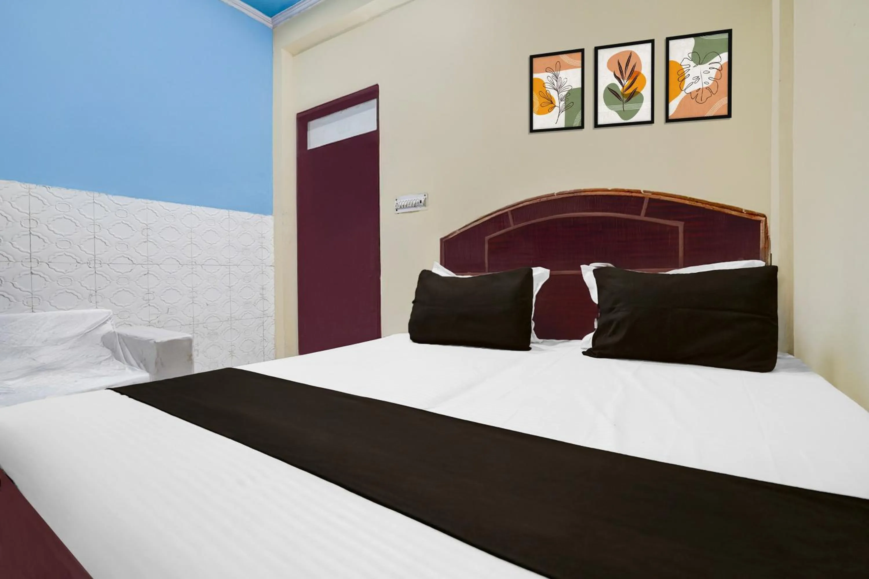 Bedroom, Bed in Hotel O Behror