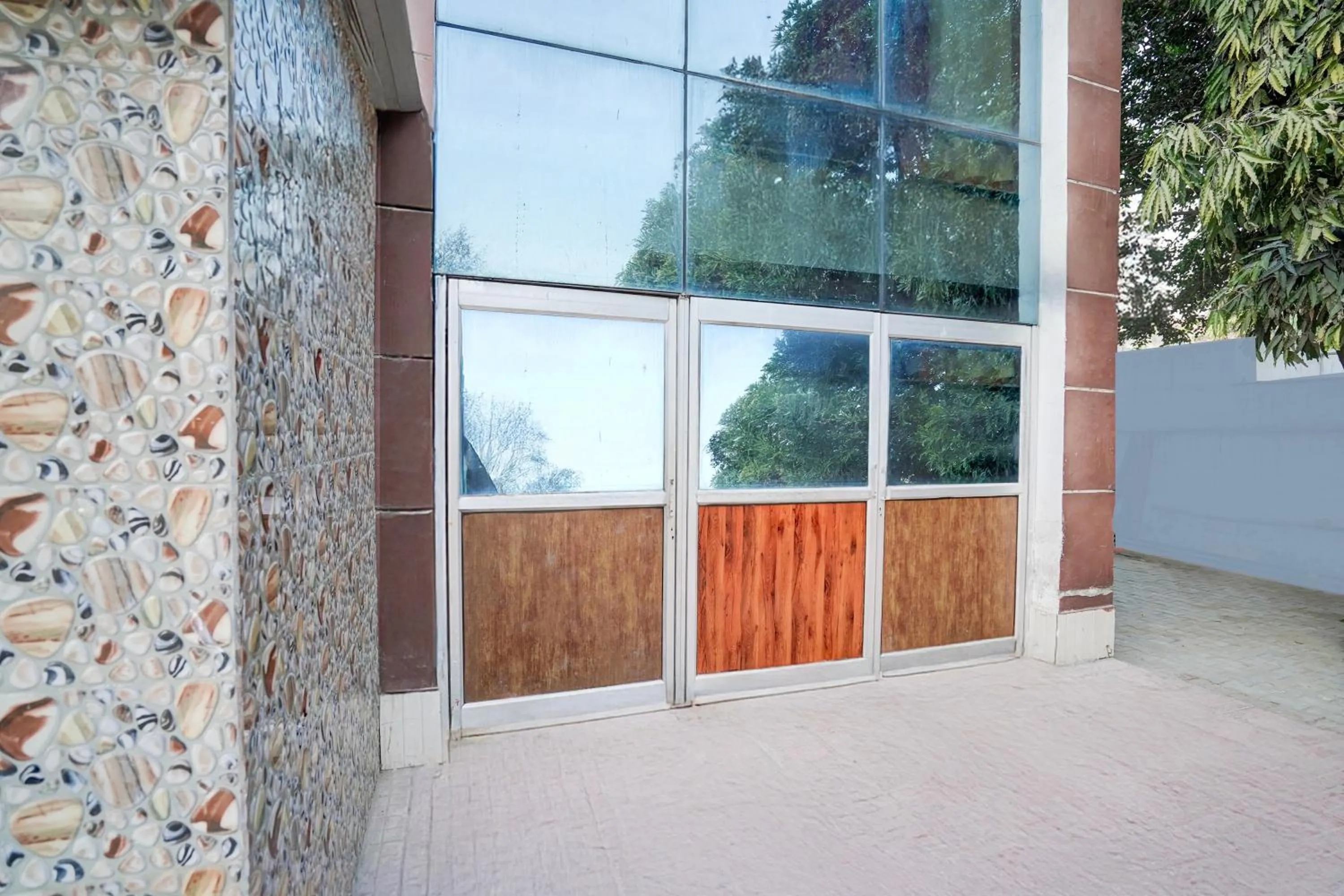 Facade/entrance in Hotel O Behror