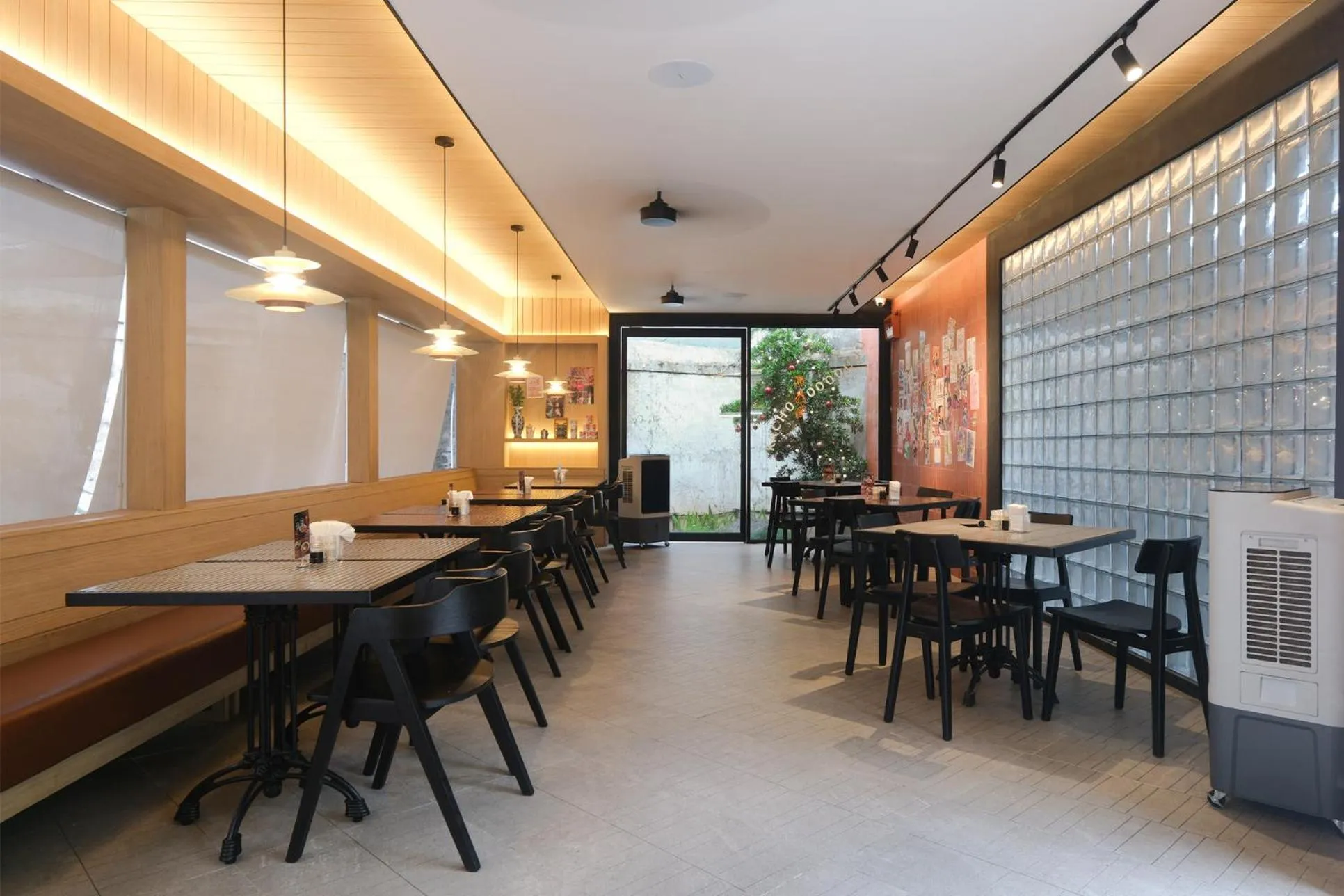 Restaurant/places to eat in Teduh Simatupang