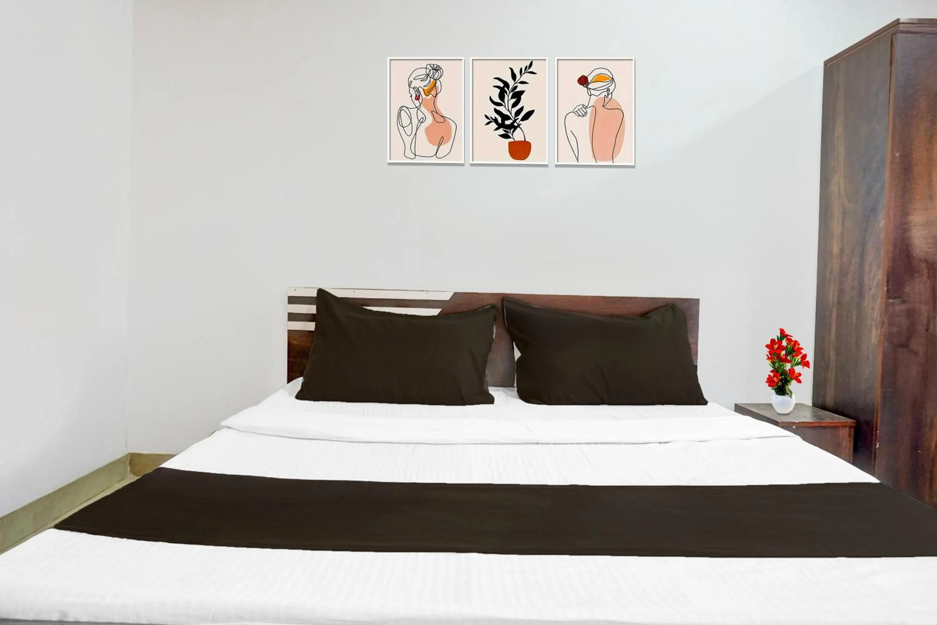 Bedroom, Bed in Hotel O Malavli Lonavala