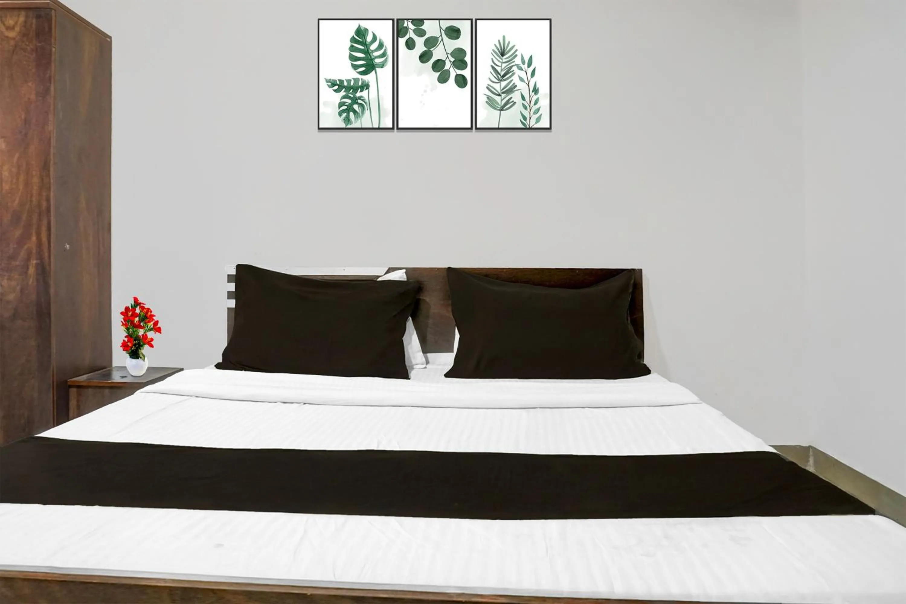 Bedroom, Bed in Hotel O Malavli Lonavala