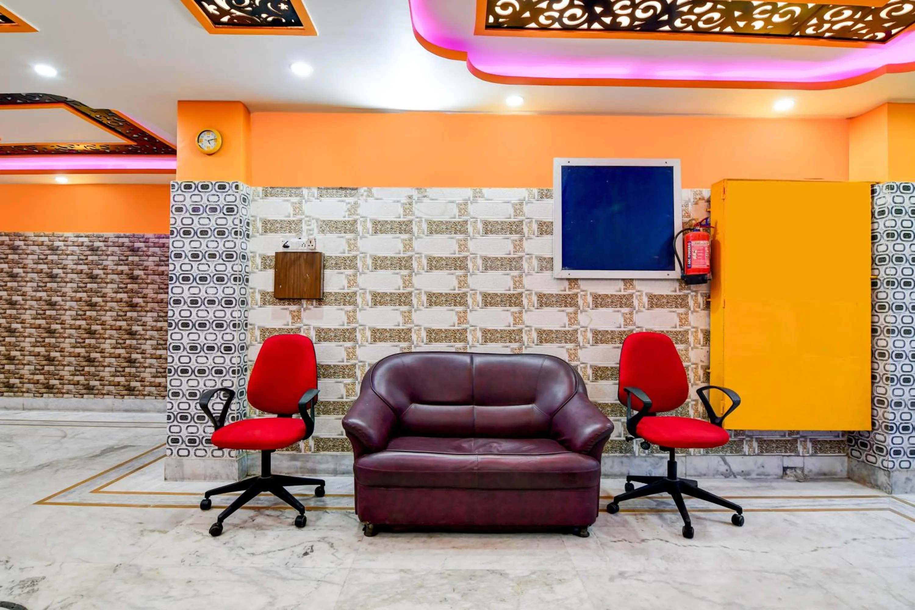 Lobby or reception in Super Hotel O Kolkata Near Acropolis Mall Formerly 7 Horse GH