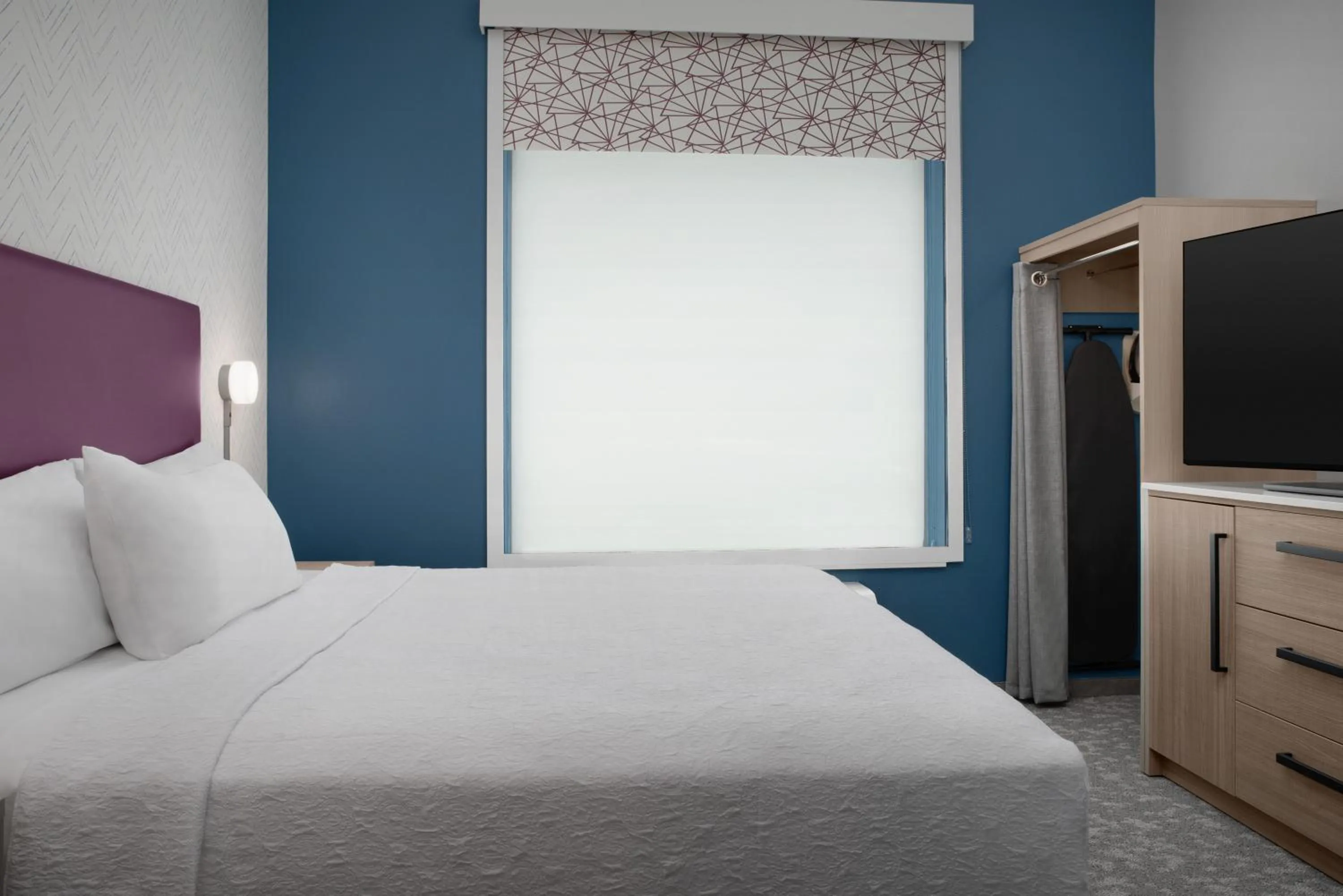 Bed in Home2 Suites By Hilton Lakeland North I-4