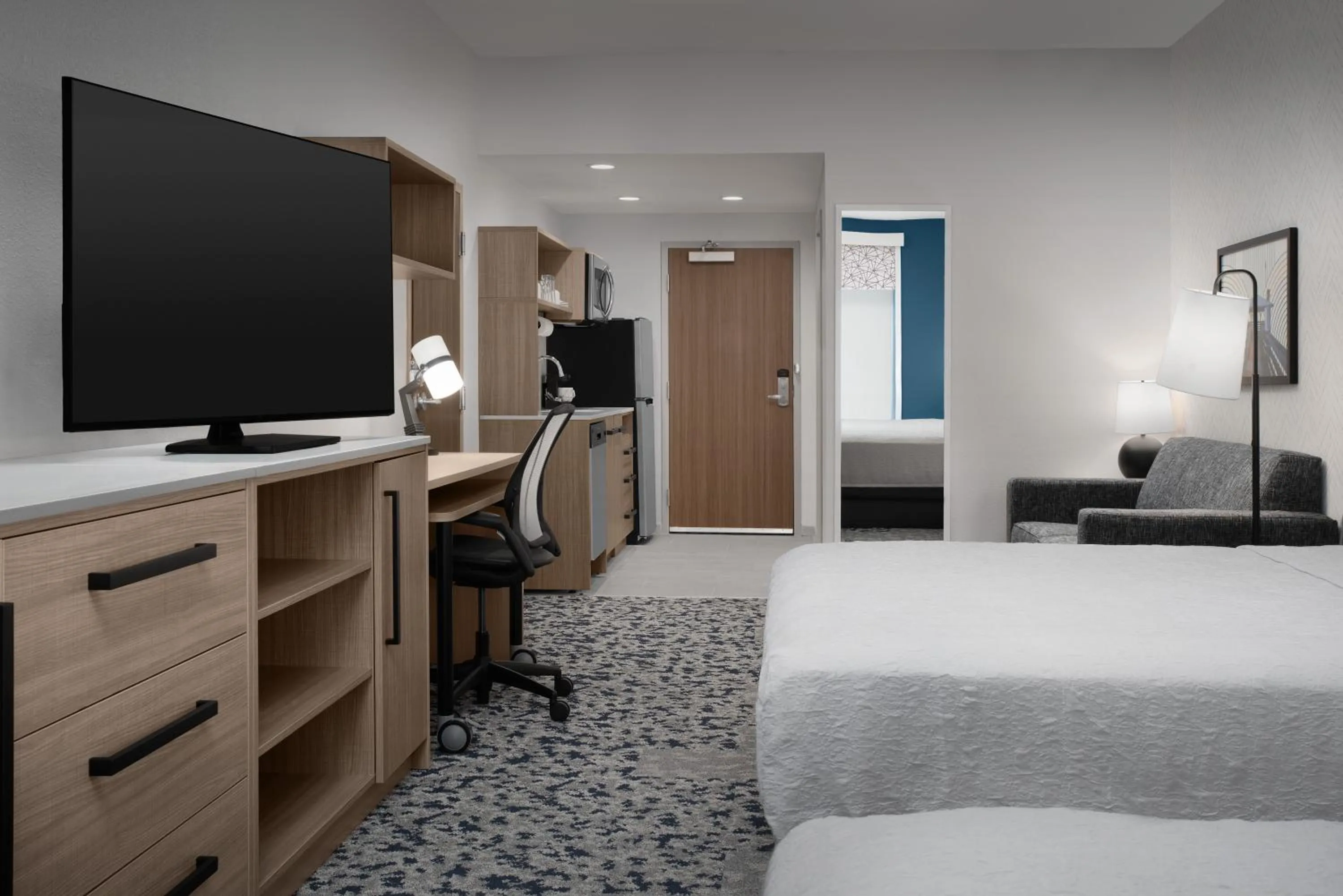 Bed in Home2 Suites By Hilton Lakeland North I-4