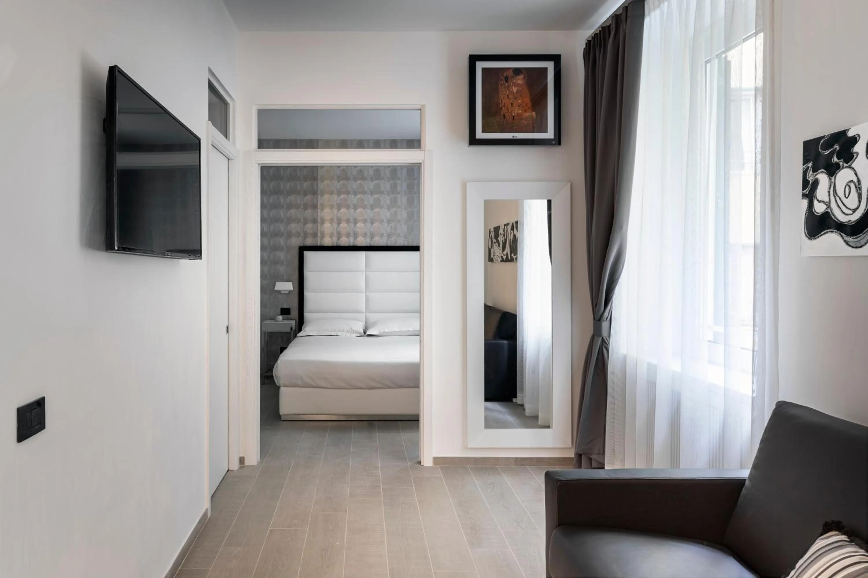 Living room, Bed in LHP Suite Roma Piazza del Popolo