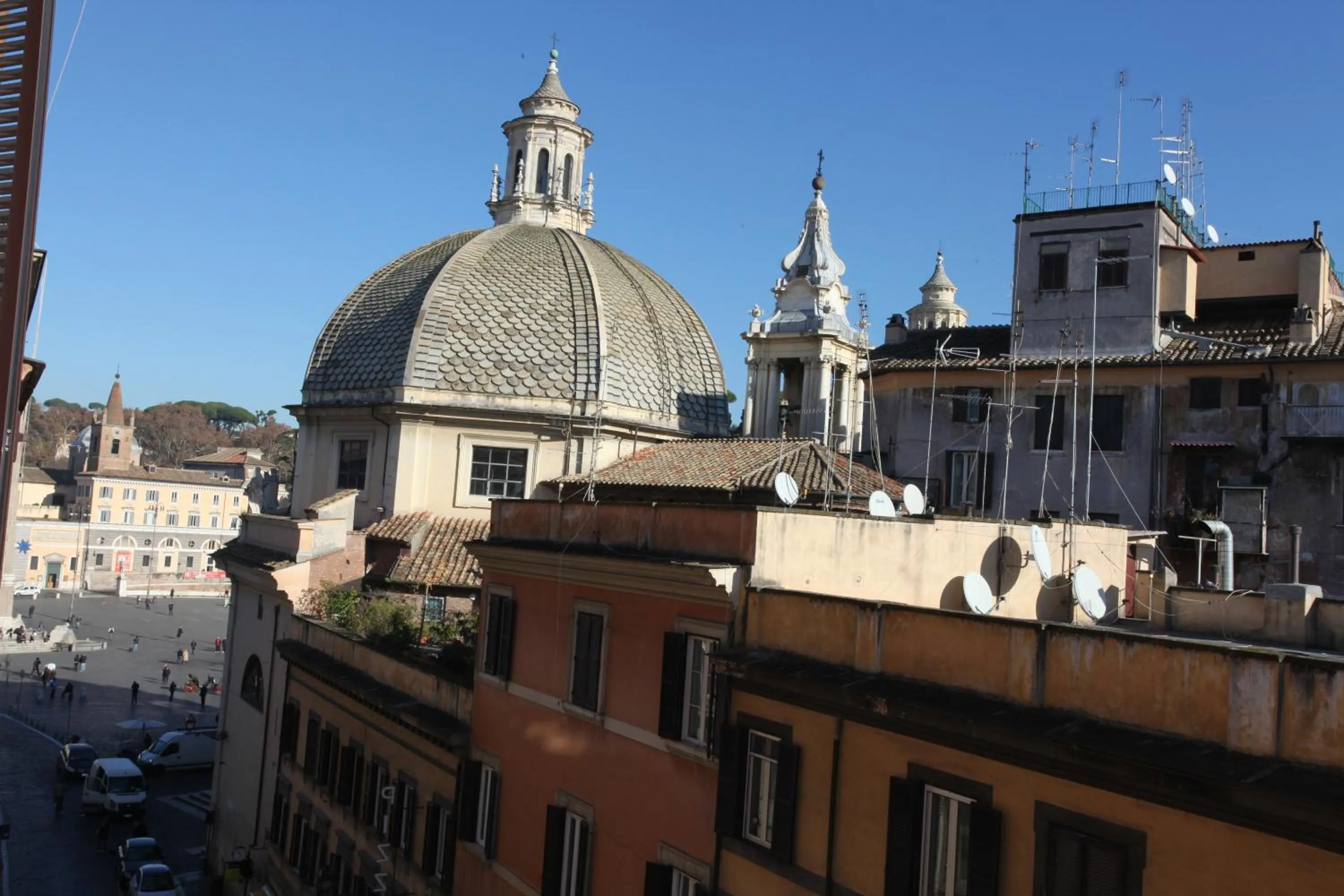 Facade/entrance in LHP Suite Roma Piazza del Popolo