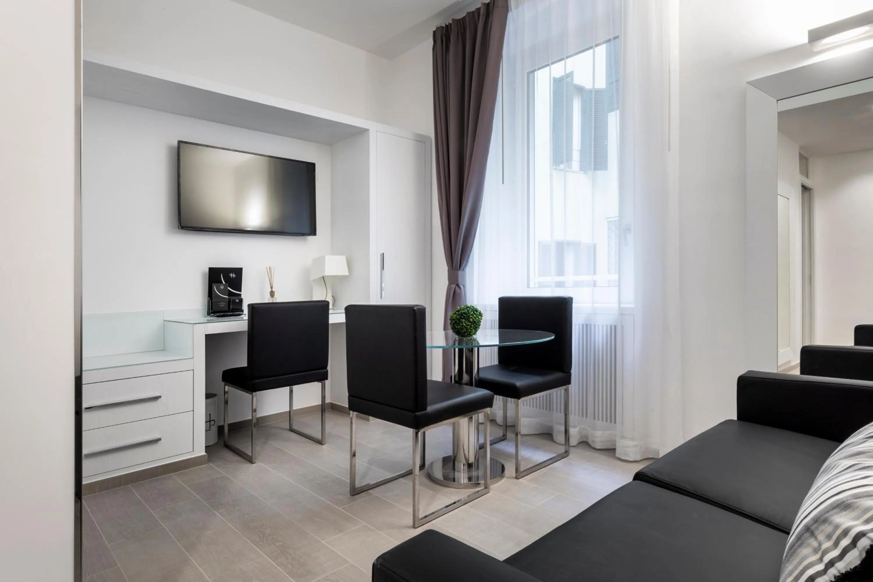 Living room in LHP Suite Roma Piazza del Popolo