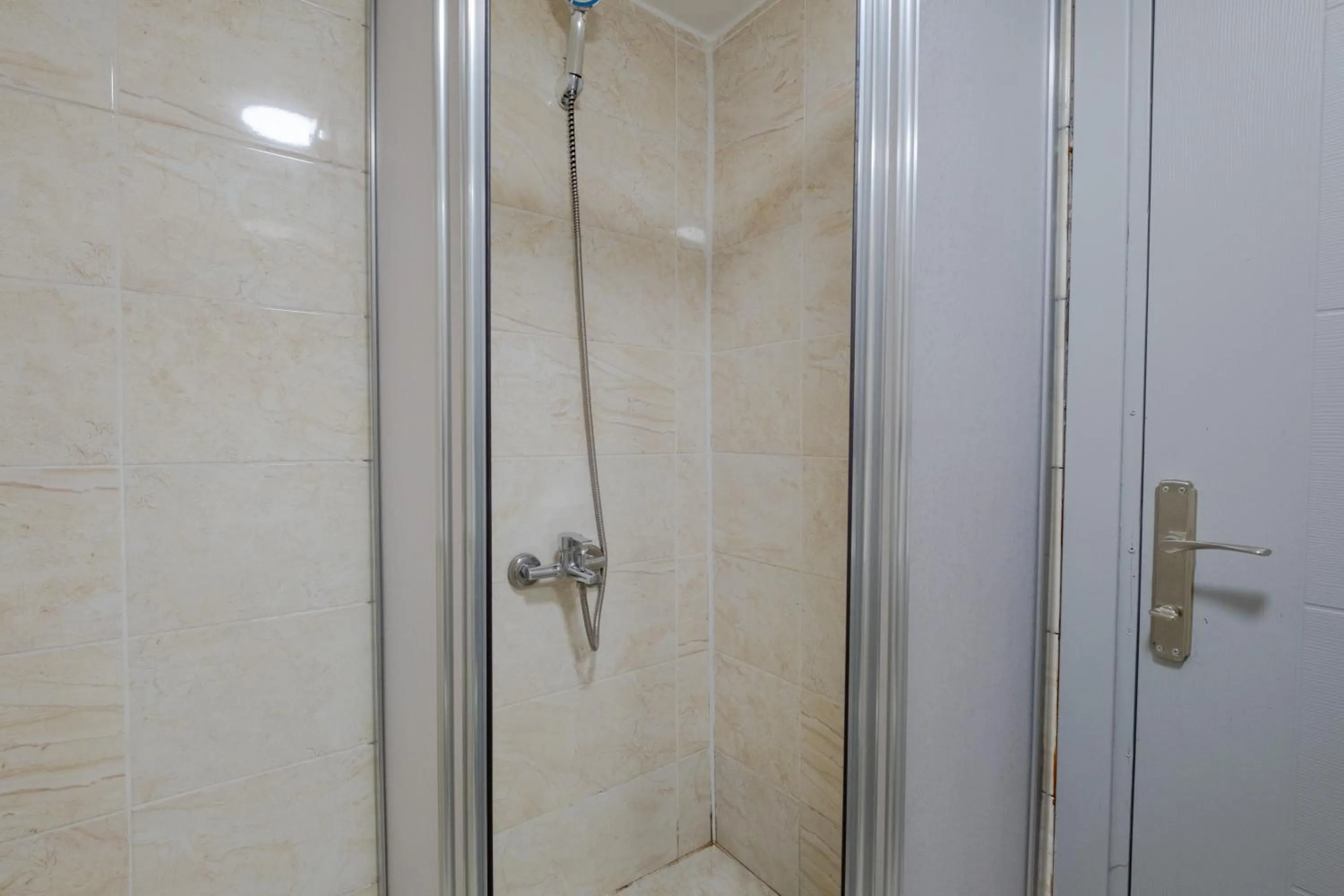 Bathroom in JAMMY Hotel