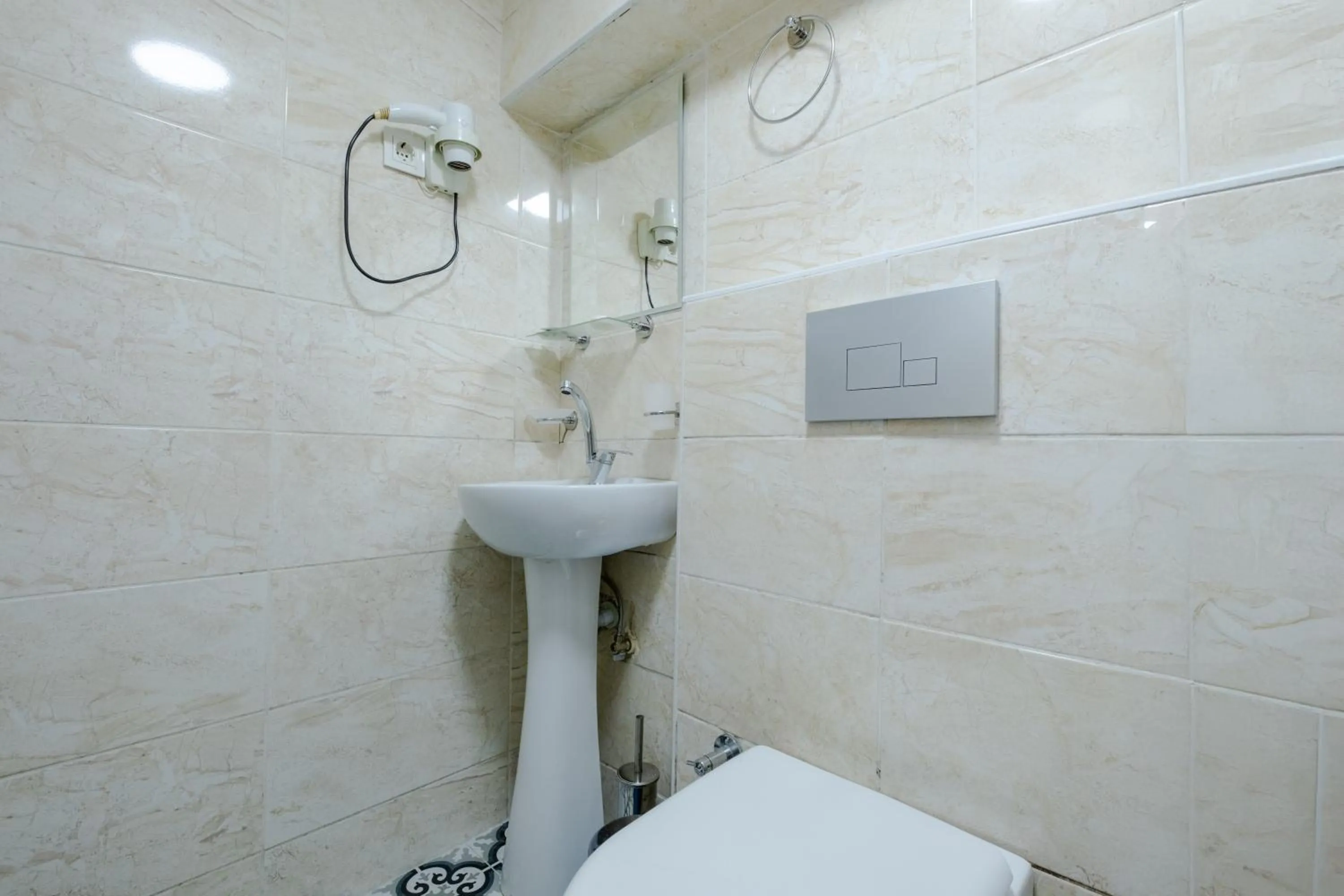 Bathroom in JAMMY Hotel