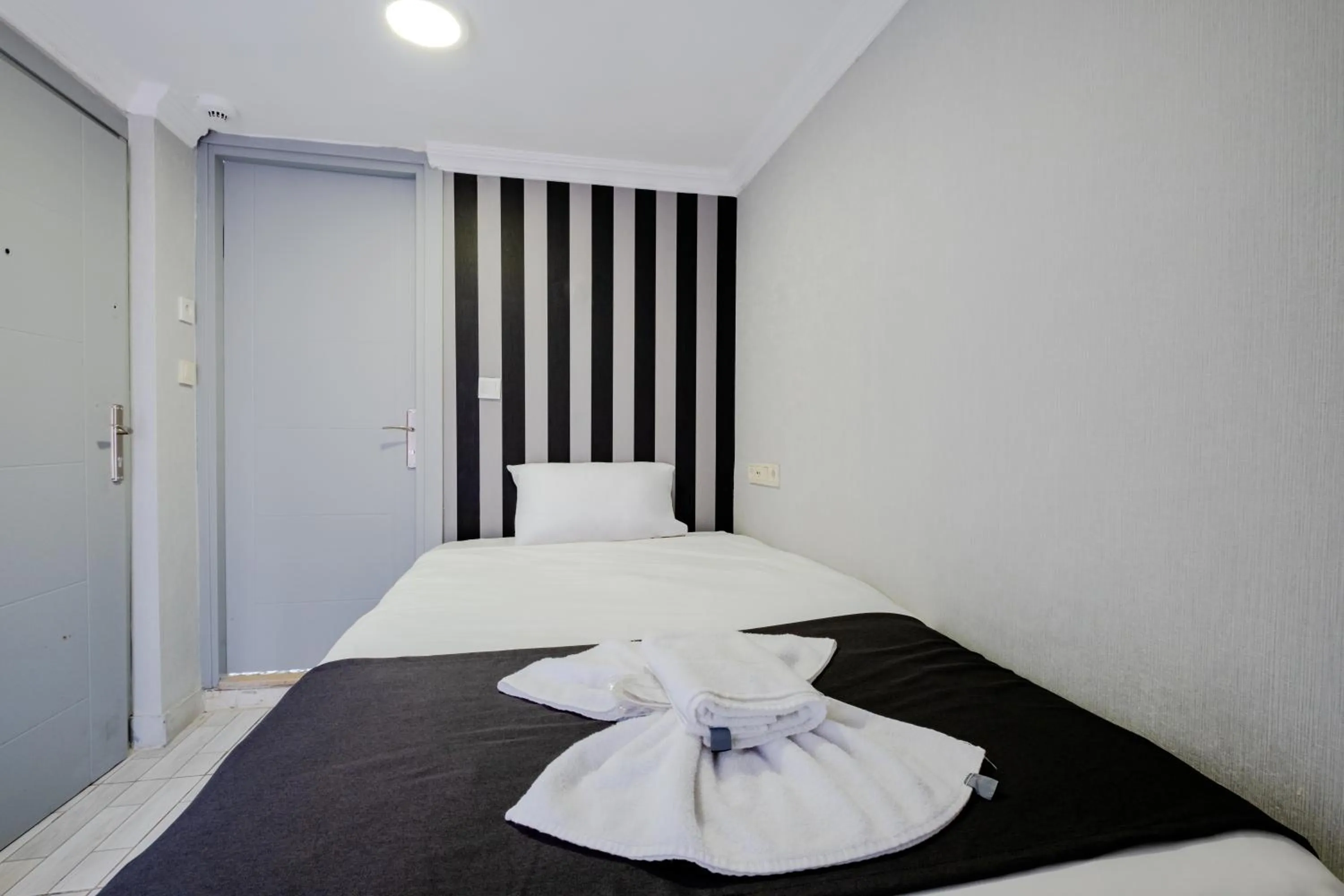 Photo of the whole room, Bed in JAMMY Hotel