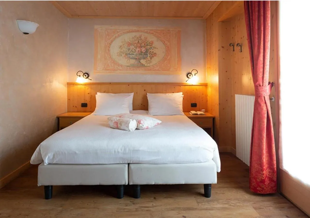 Photo of the whole room, Bed in Funivia Bormio Active Hotel - Adults Only