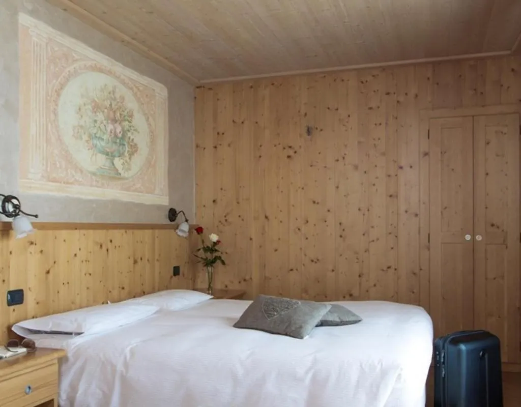 Bedroom, Bed in Funivia Bormio Active Hotel - Adults Only