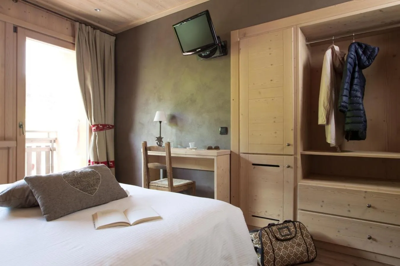 TV and multimedia, Bed in Funivia Bormio Active Hotel - Adults Only