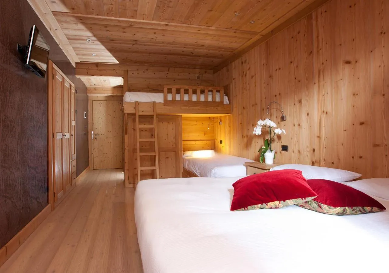 Photo of the whole room, Bed in Funivia Bormio Active Hotel - Adults Only