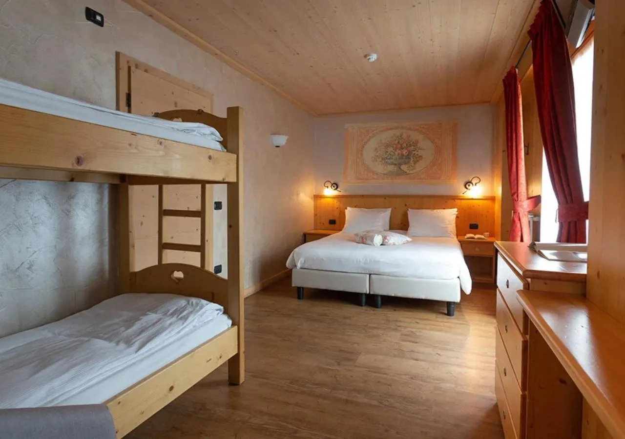 Bedroom, Bed in Funivia Bormio Active Hotel - Adults Only