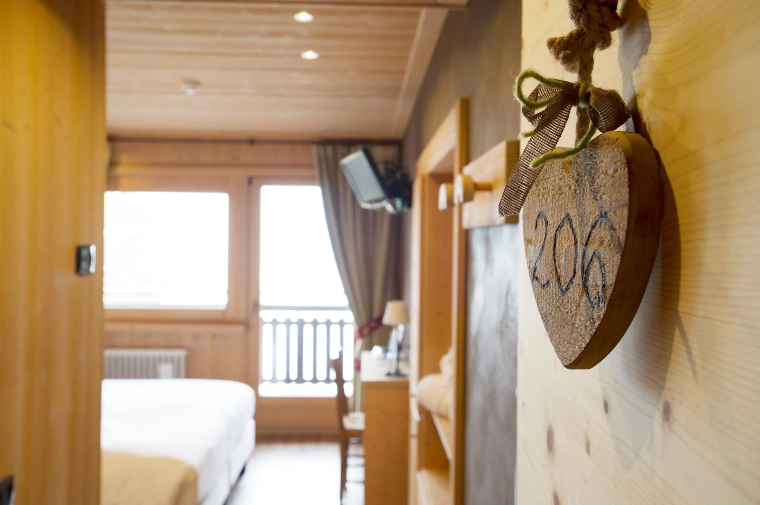 Bathroom, Bed in Funivia Bormio Active Hotel - Adults Only