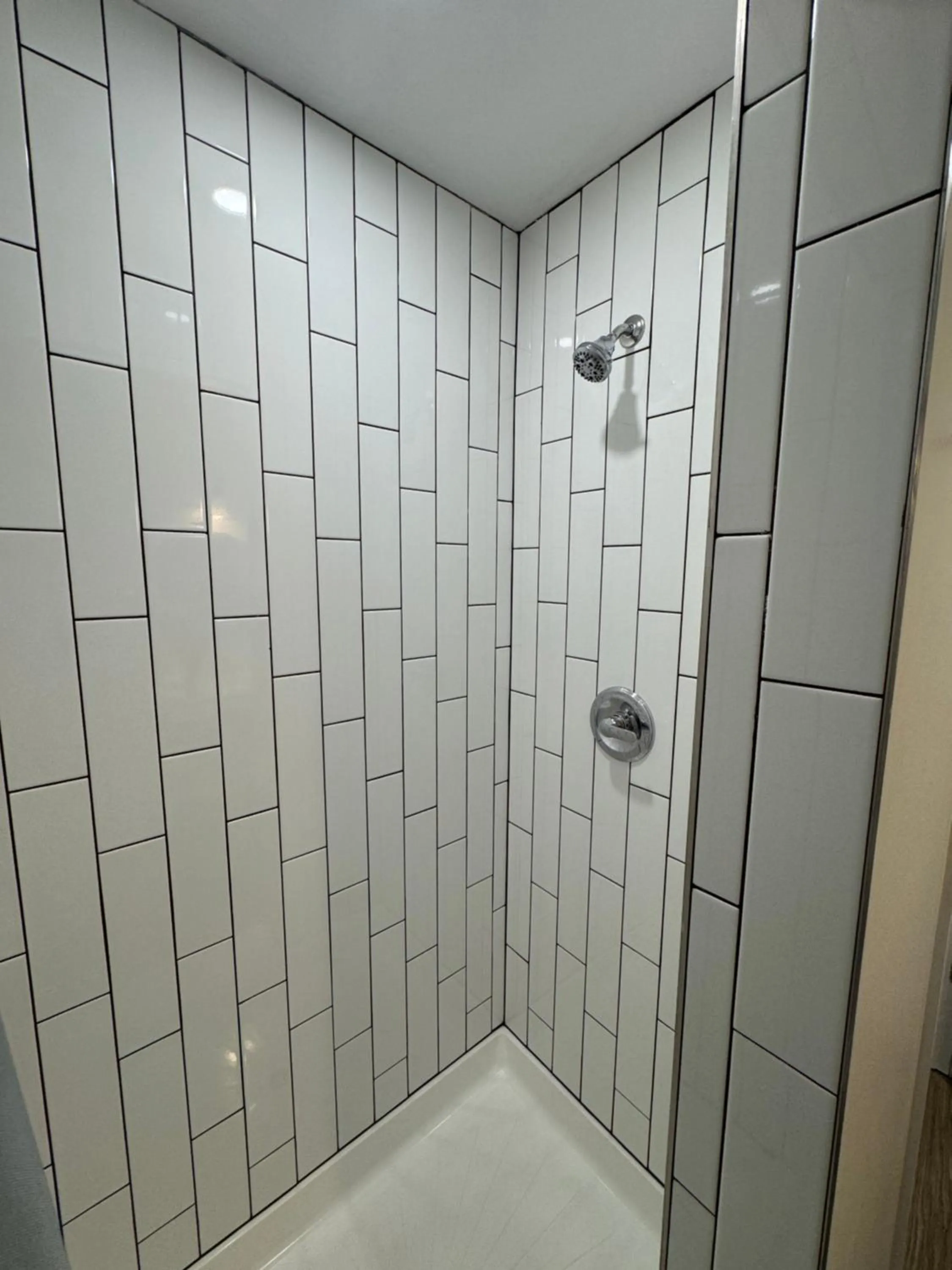 Shower in Nova Hotel JFK