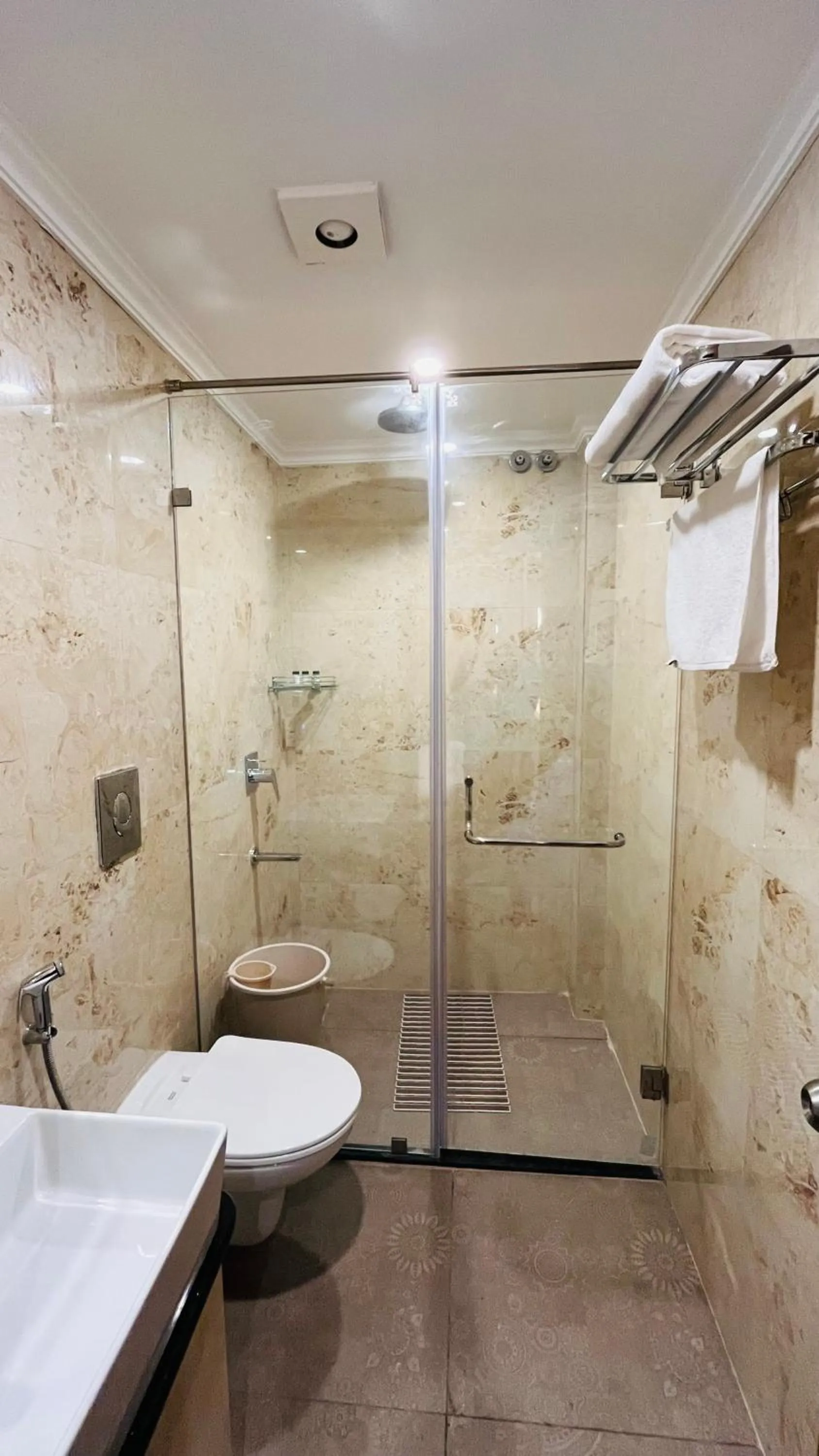 Four Leaf Hotel Arjuna Manor, Varanasi