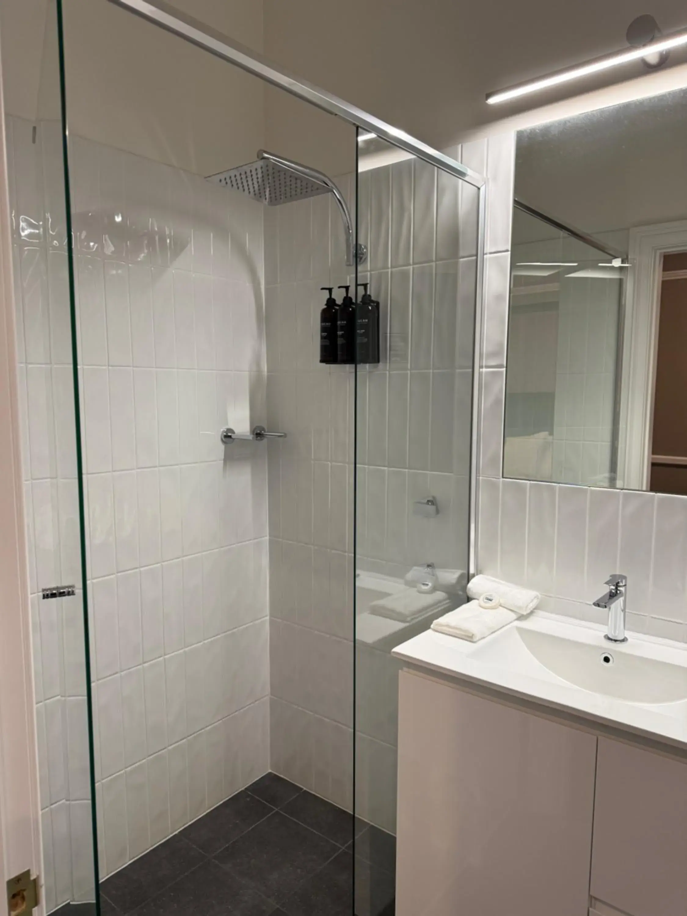 Deluxe King Room in Parkview Hotel Deluxe King Room in Parkview Hotel