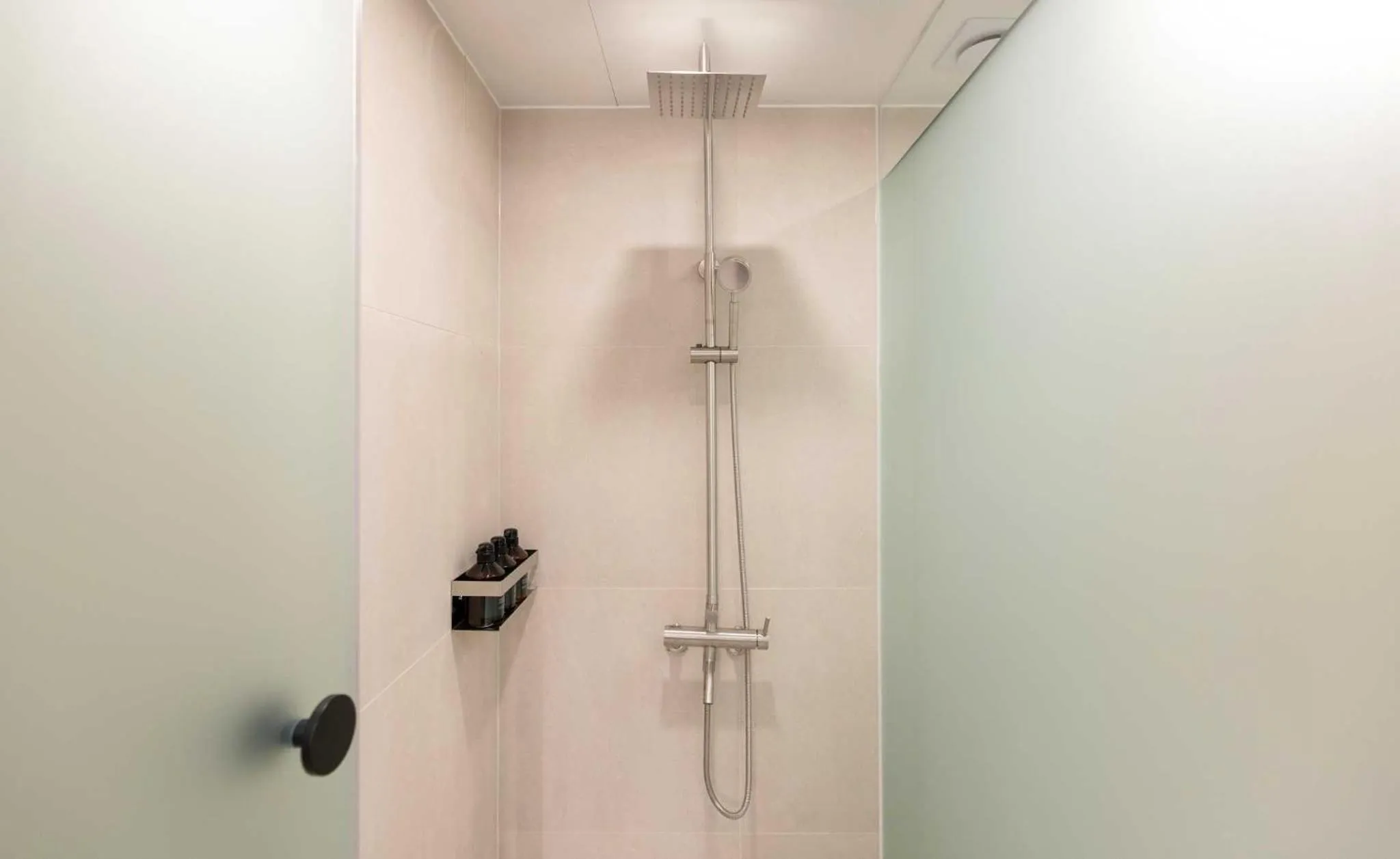 Shower in Aank Hotel and Spa Jongno Unni