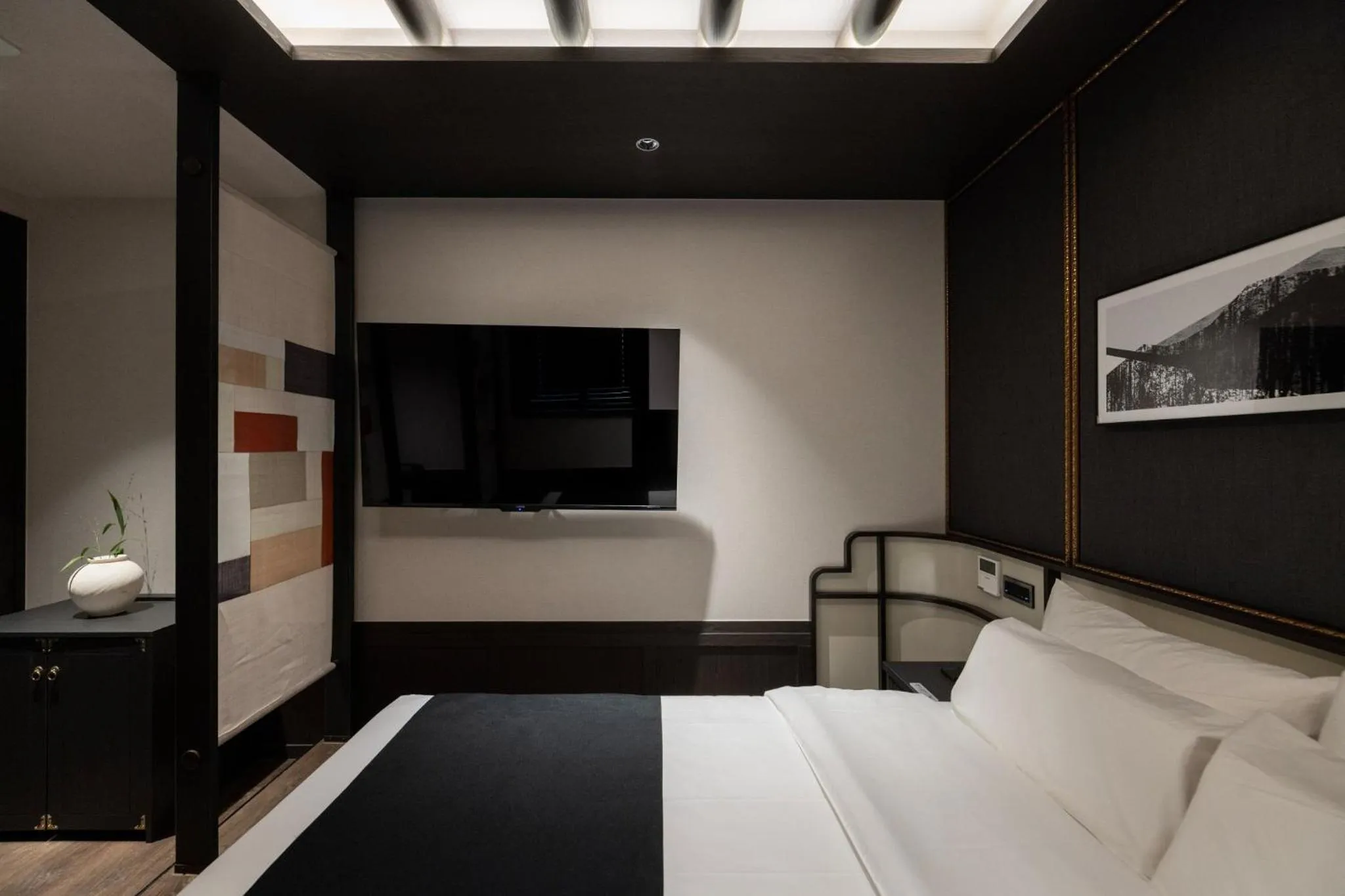 Photo of the whole room, Bed in Aank Hotel and Spa Jongno Unni