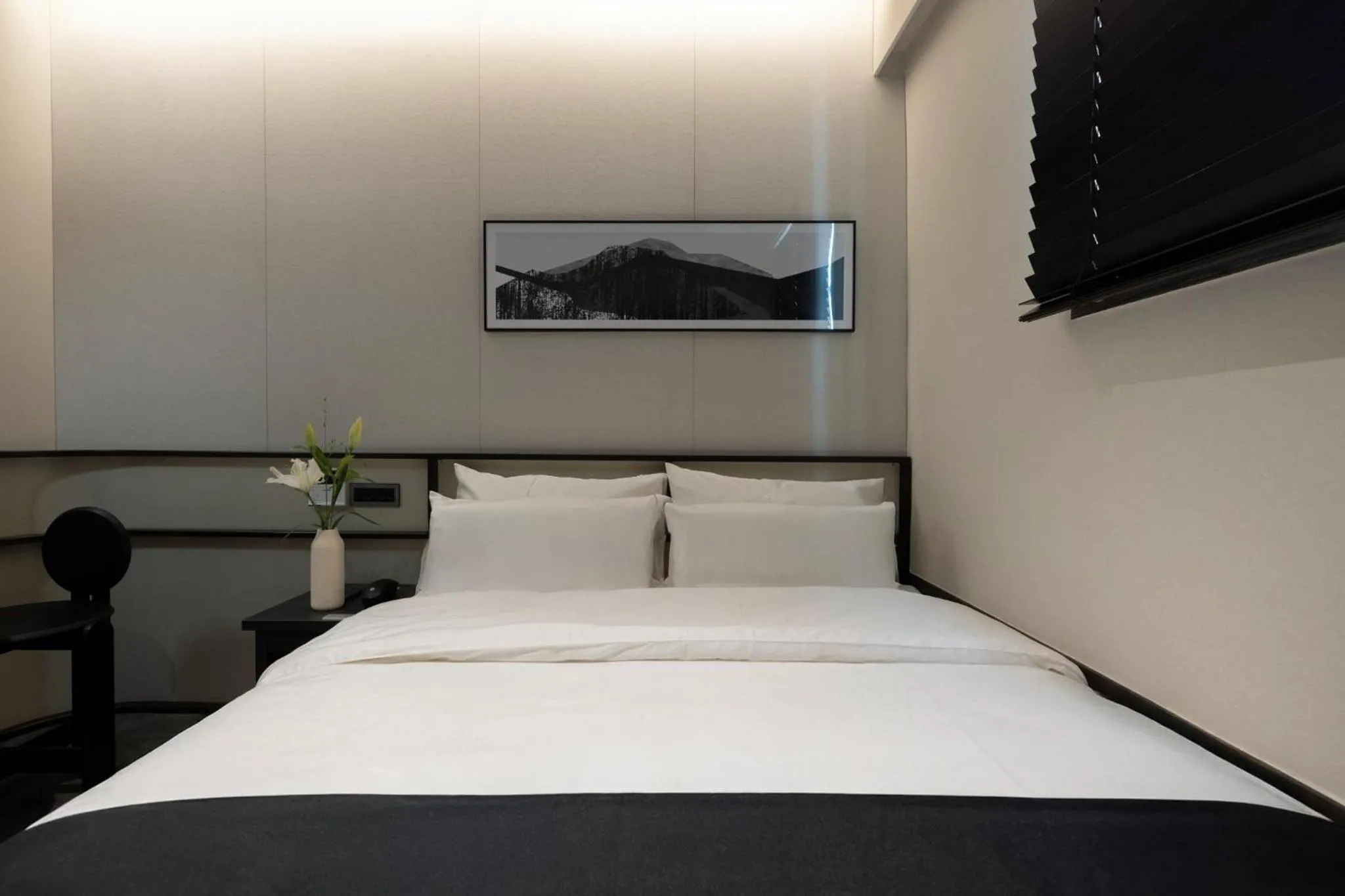 Photo of the whole room, Bed in Aank Hotel and Spa Jongno Unni