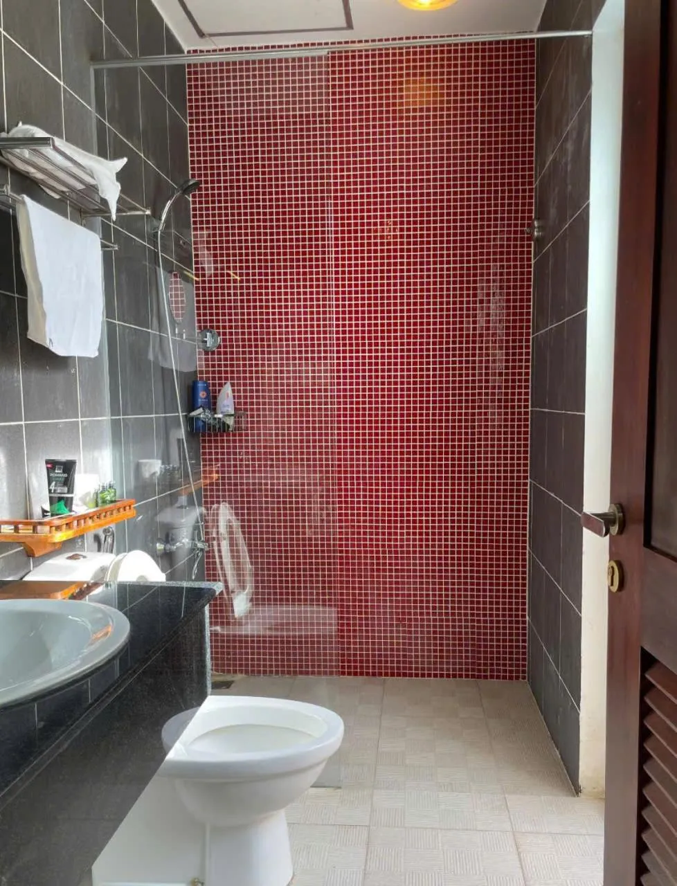 Toilet in Melon Resort & Pickleball Club Mũi Né