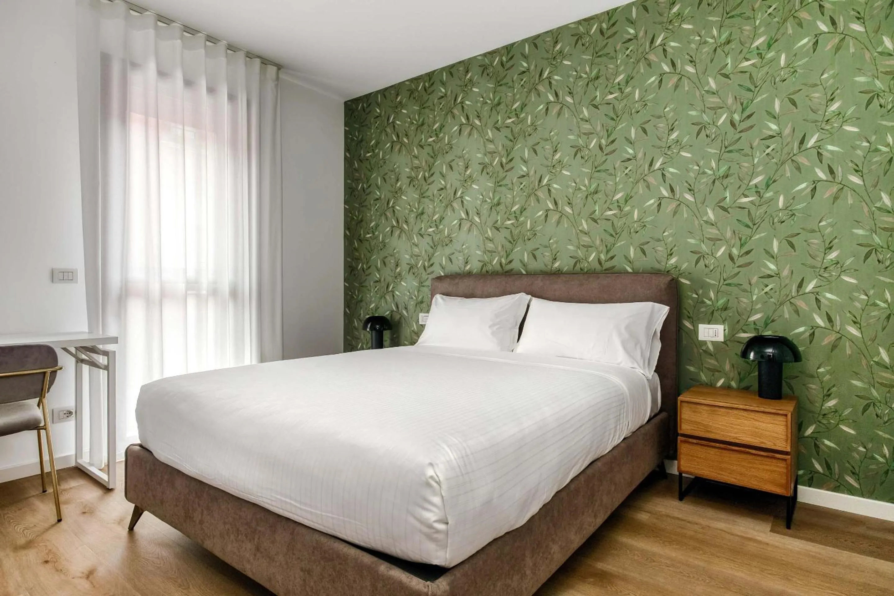 Bed in Limehome Milan Park Towers