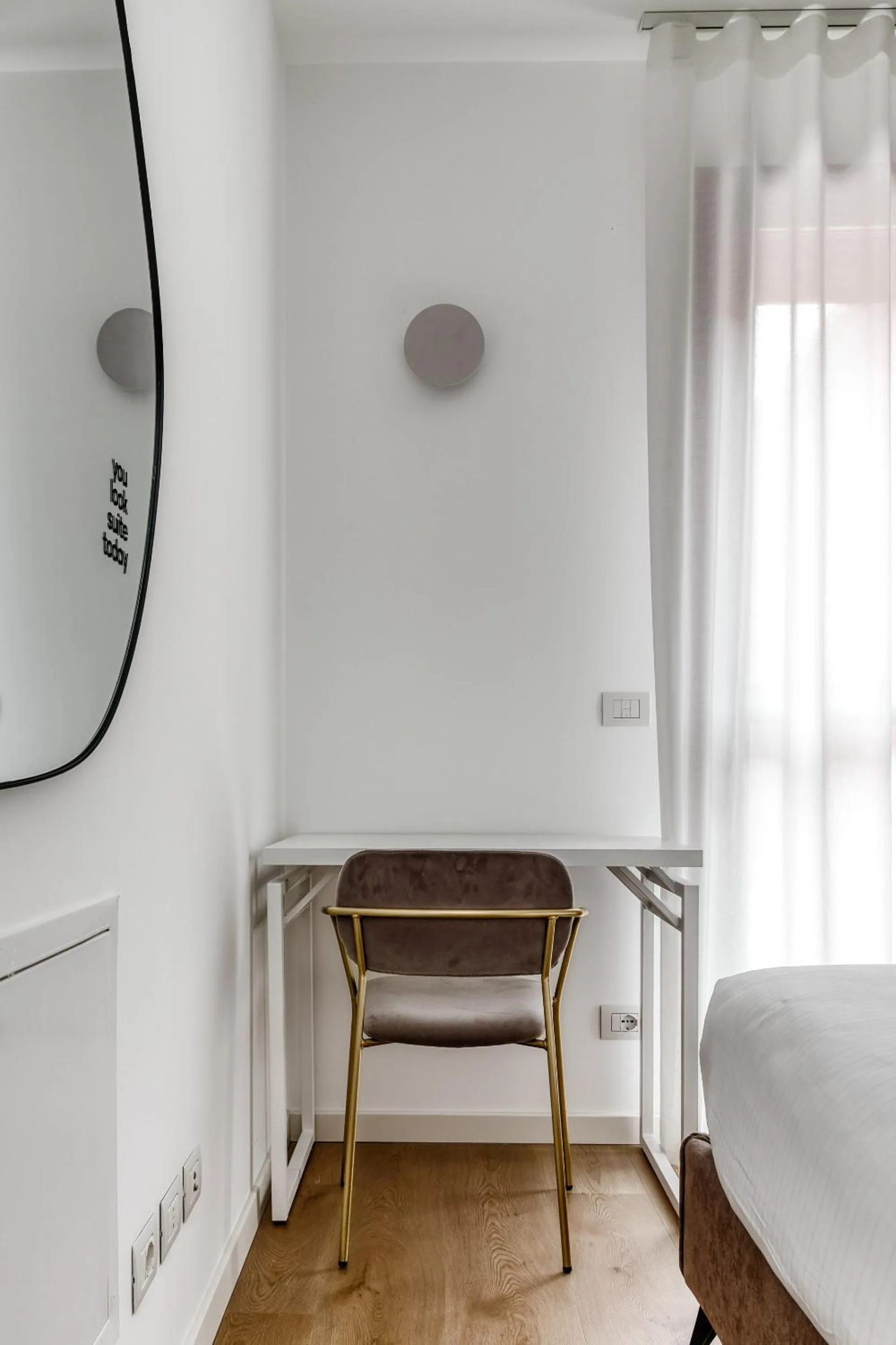 Bed in Limehome Milan Park Towers