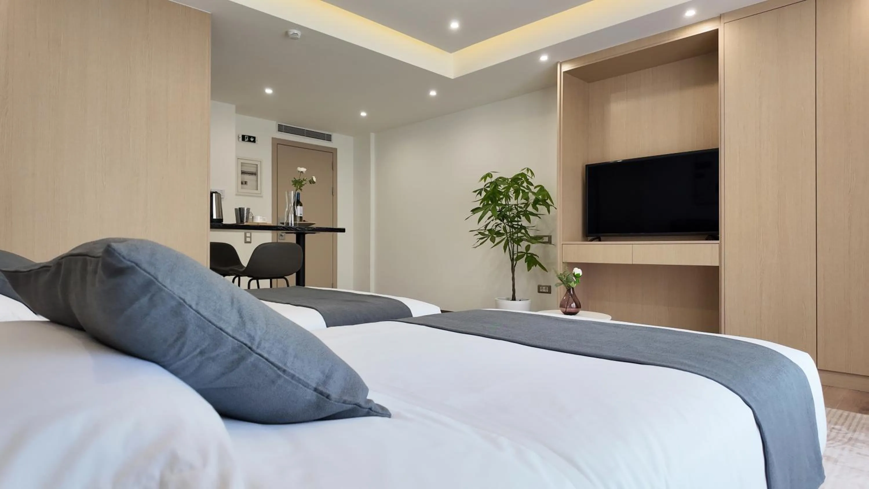 TV and multimedia, Bed in CC LUX Suites in Piraeus Port
