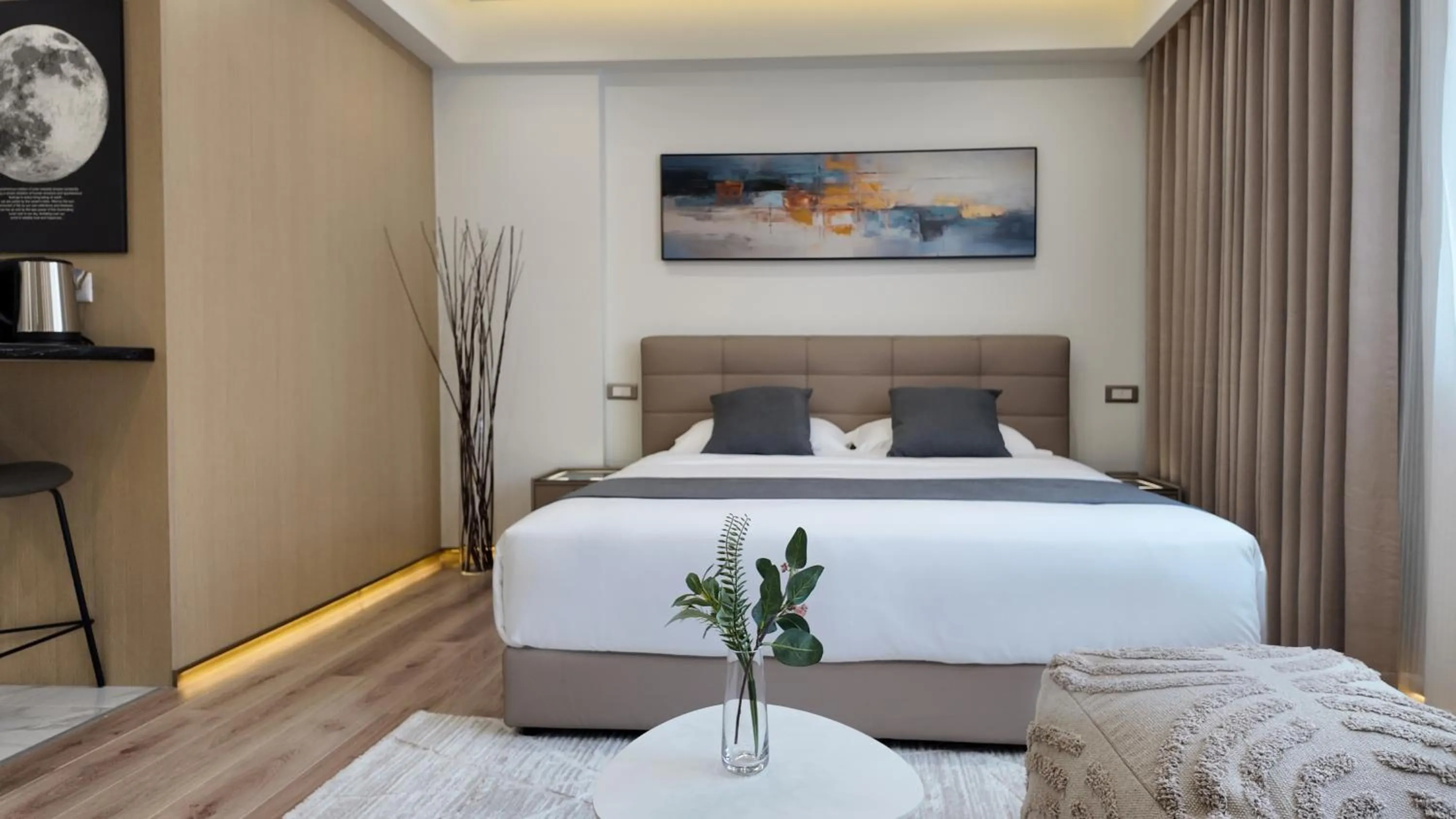 Bed in CC LUX Suites in Piraeus Port