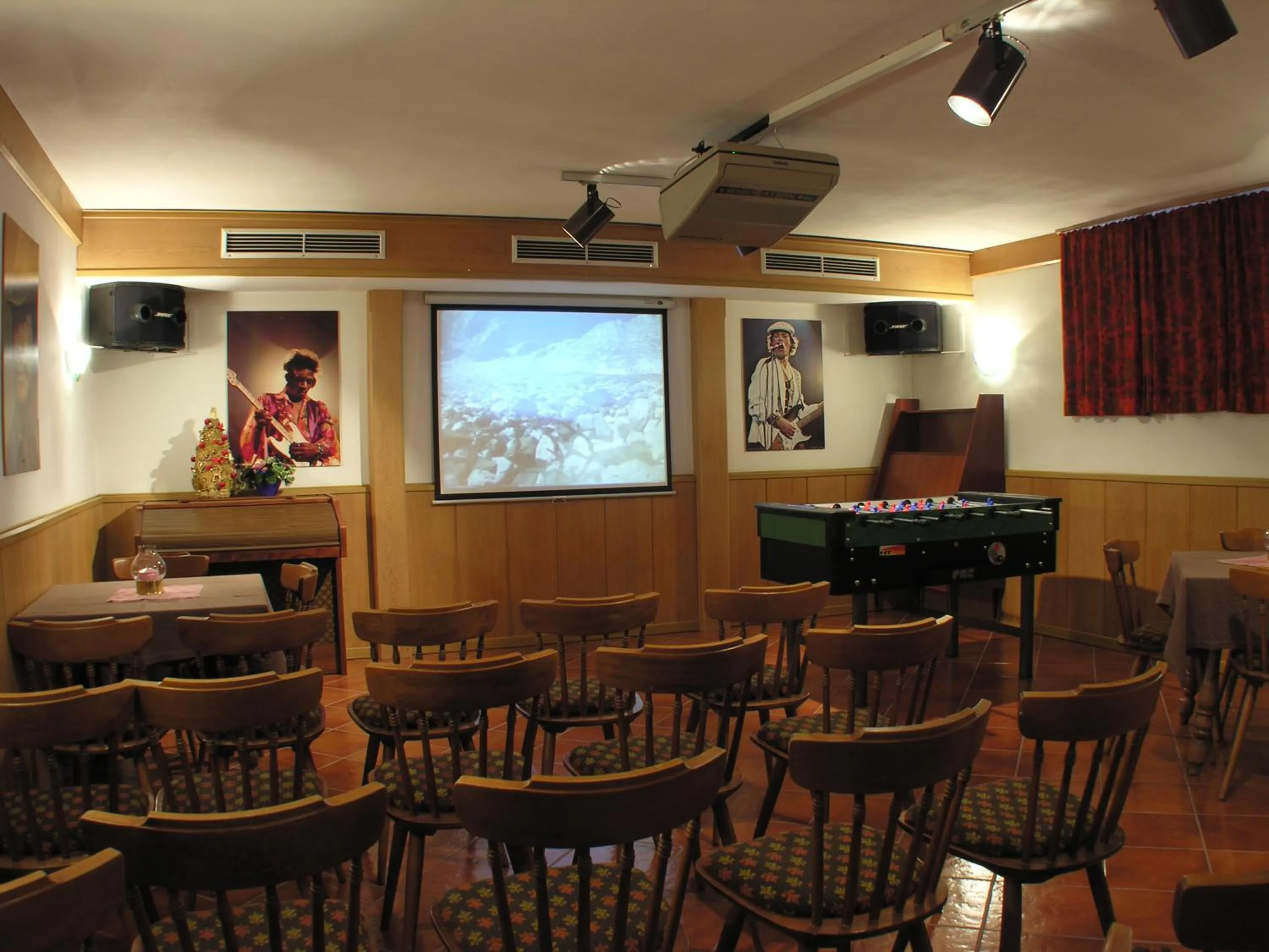Communal lounge/ TV room in Hotel Villa Mozart
