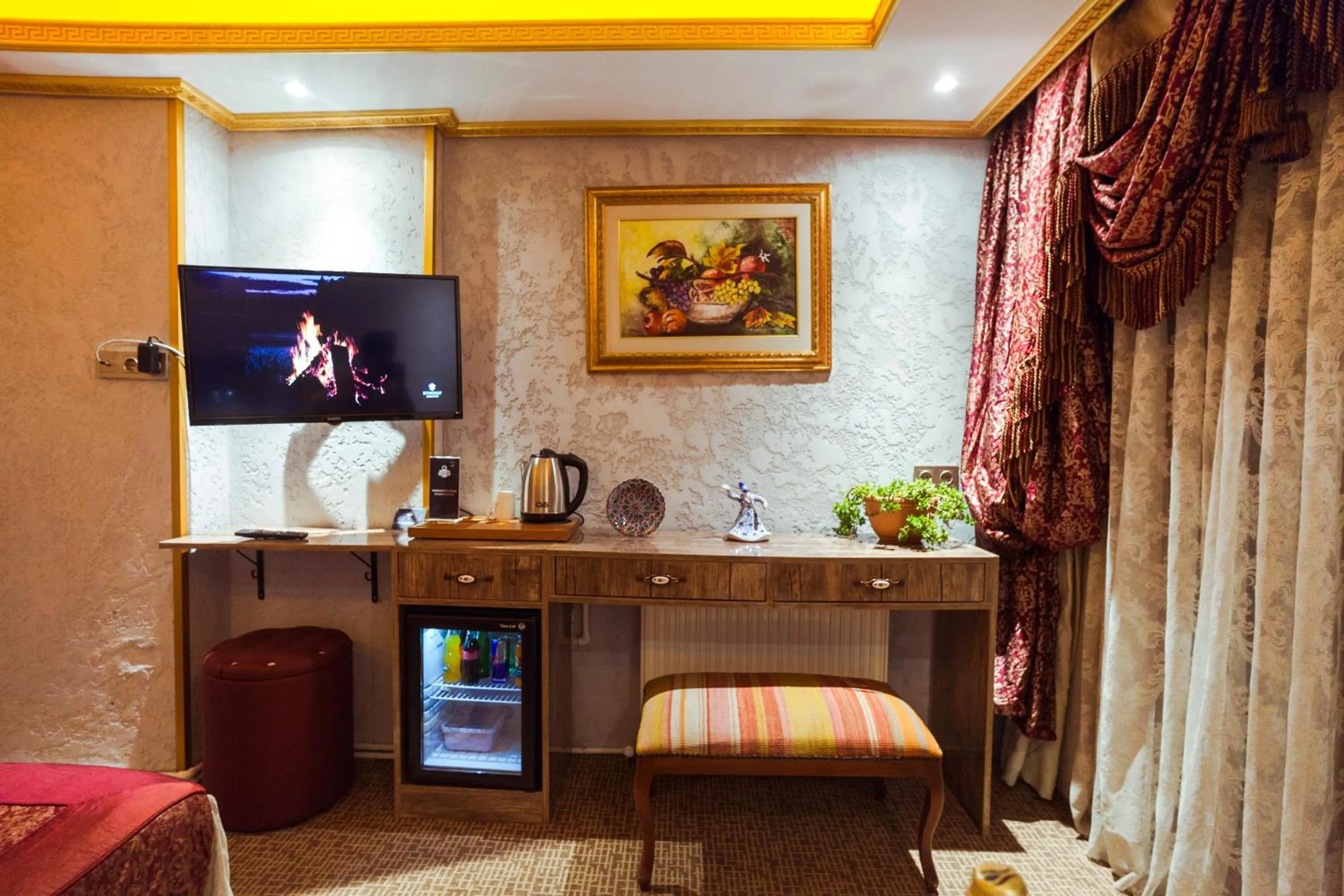 TV and multimedia in Grand Ambiance Hotel