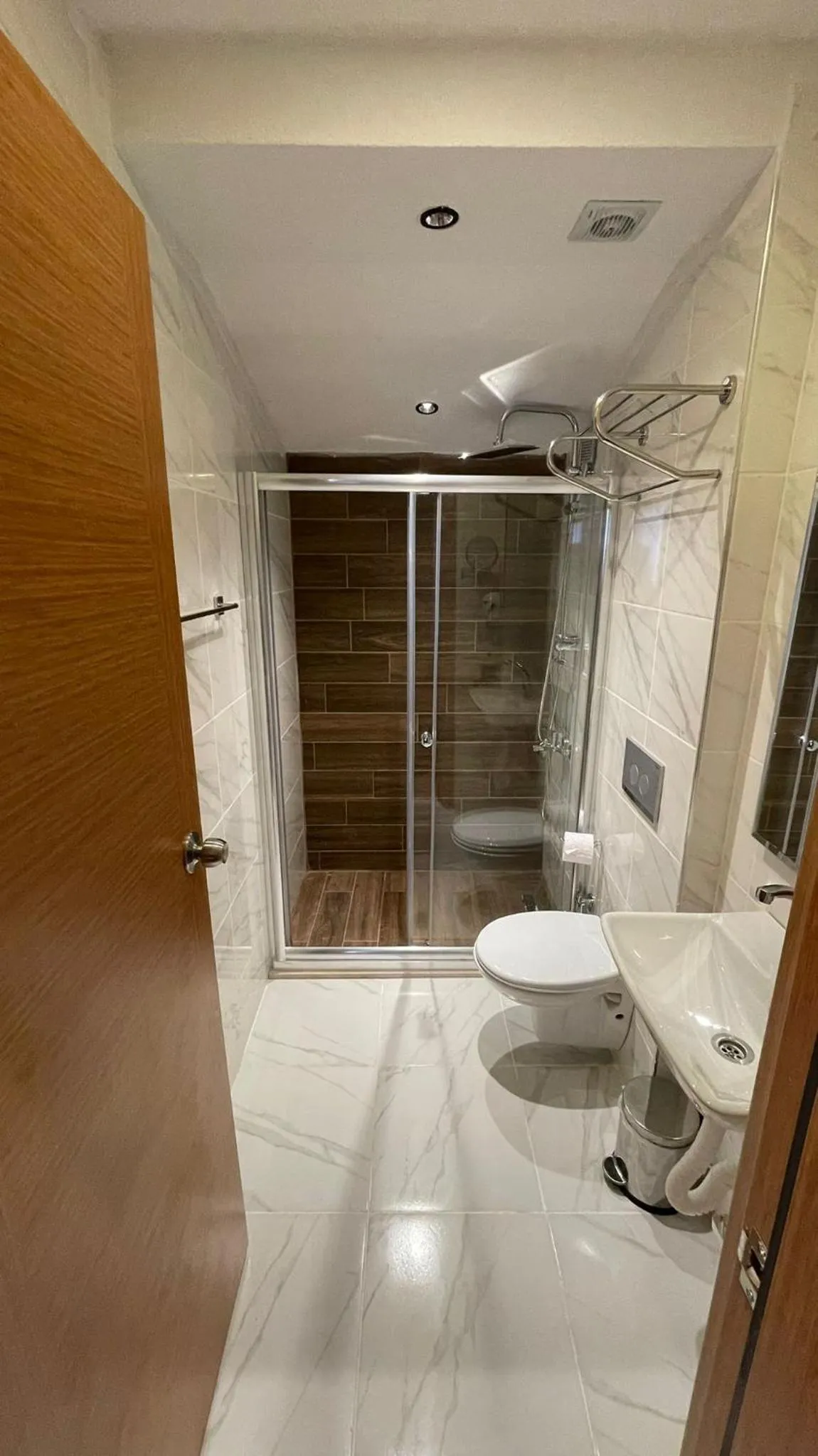 Bathroom in Grand Ambiance Hotel