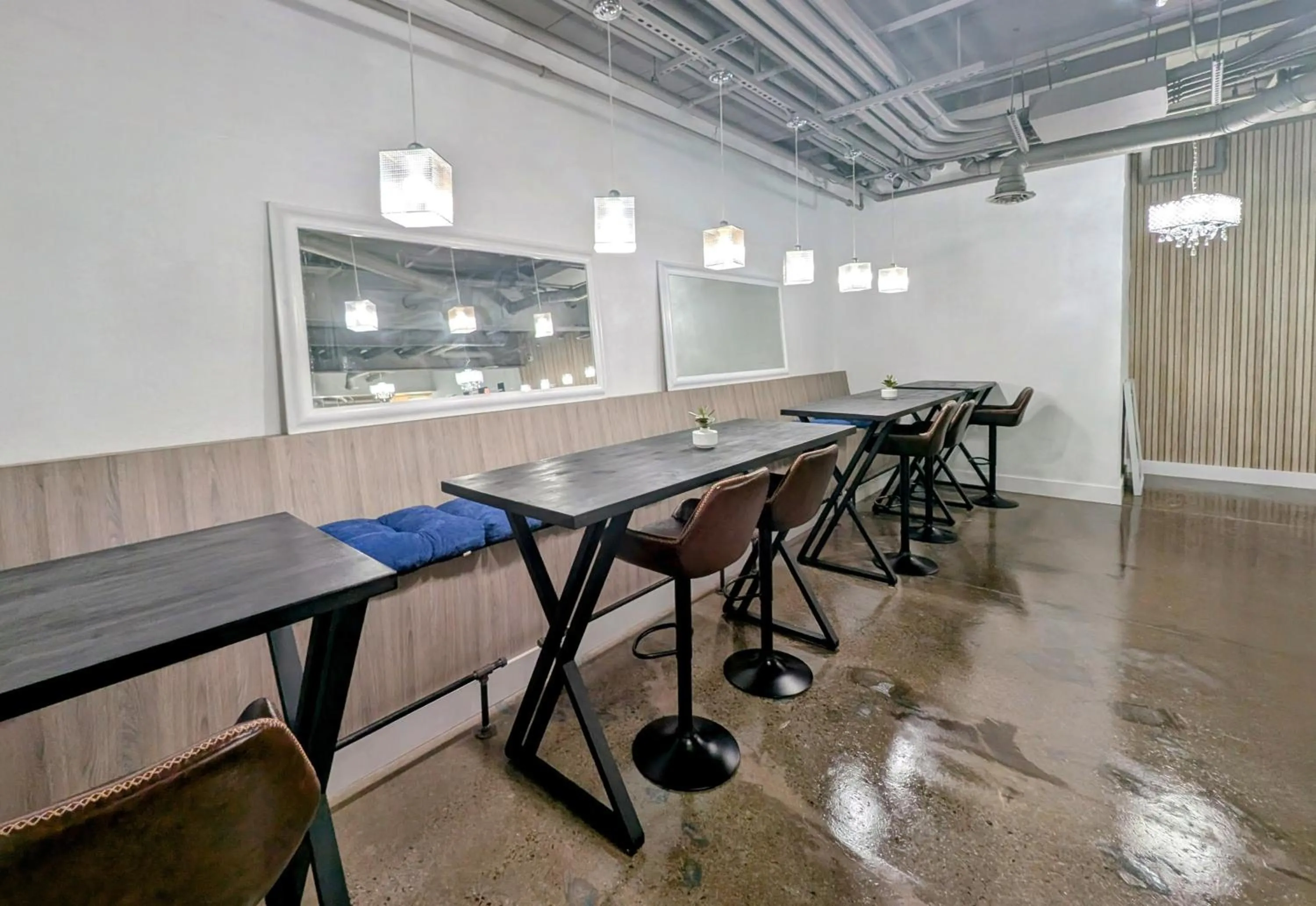 Seating area in SOHO Suites Atlantic City Beach Block