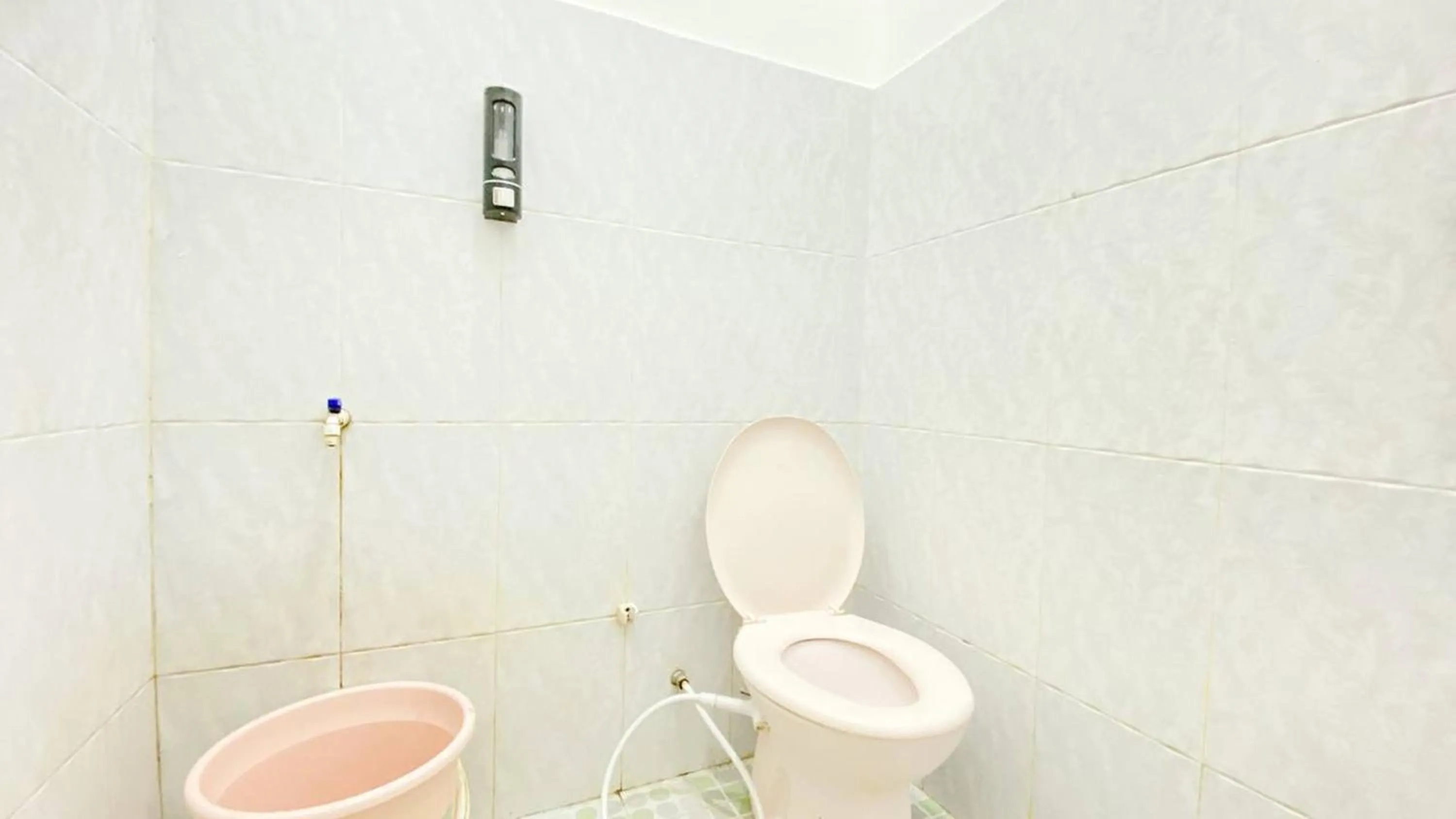 Bathroom in Villa Palacios Syari'ah Bukittinggi