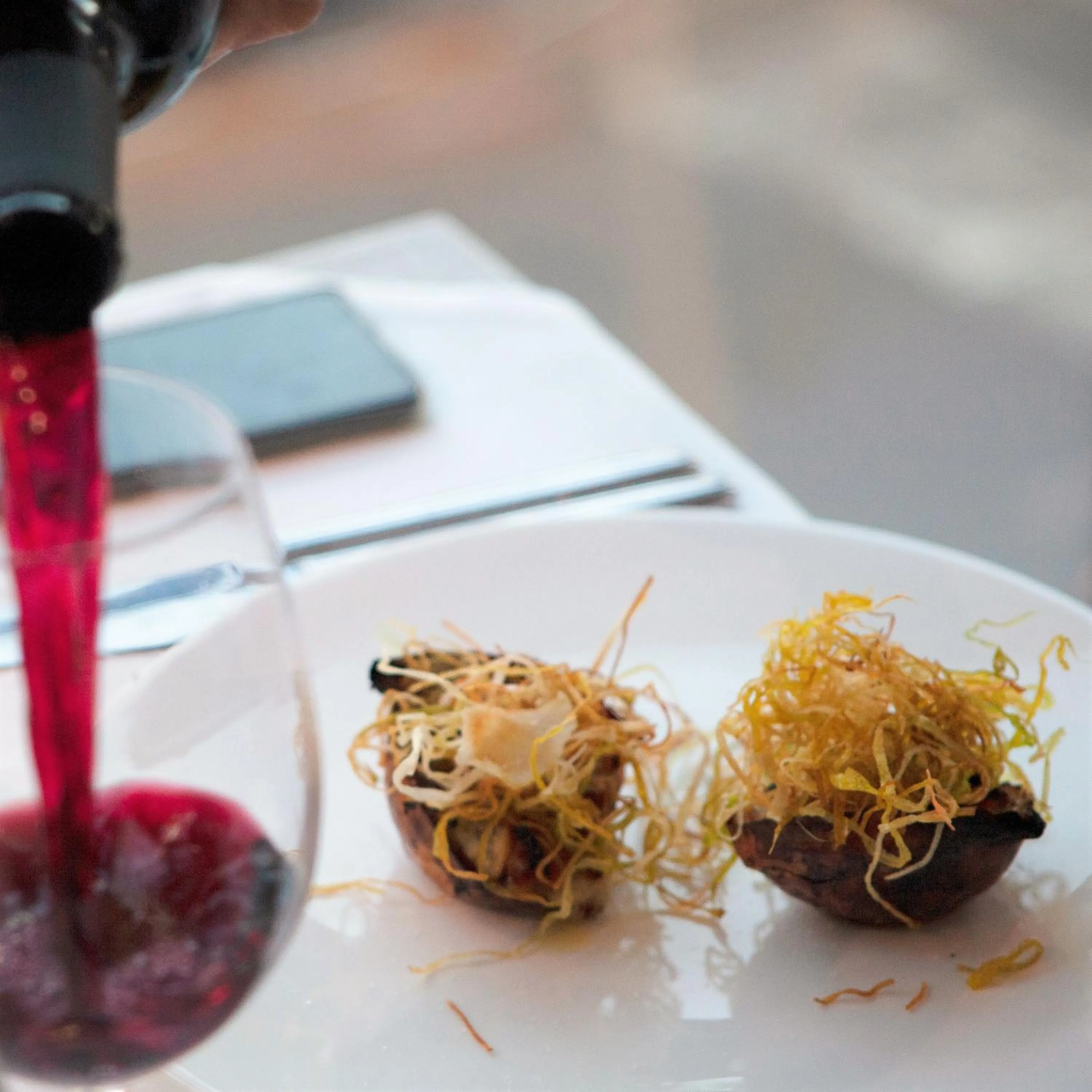 Restaurant/places to eat in Hotel Byron