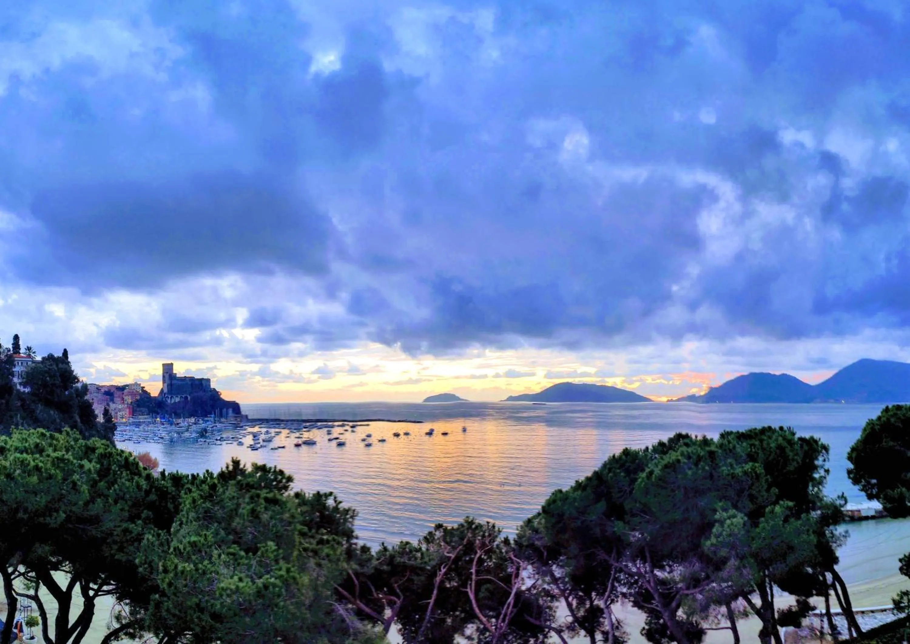 Sea view in Hotel Byron