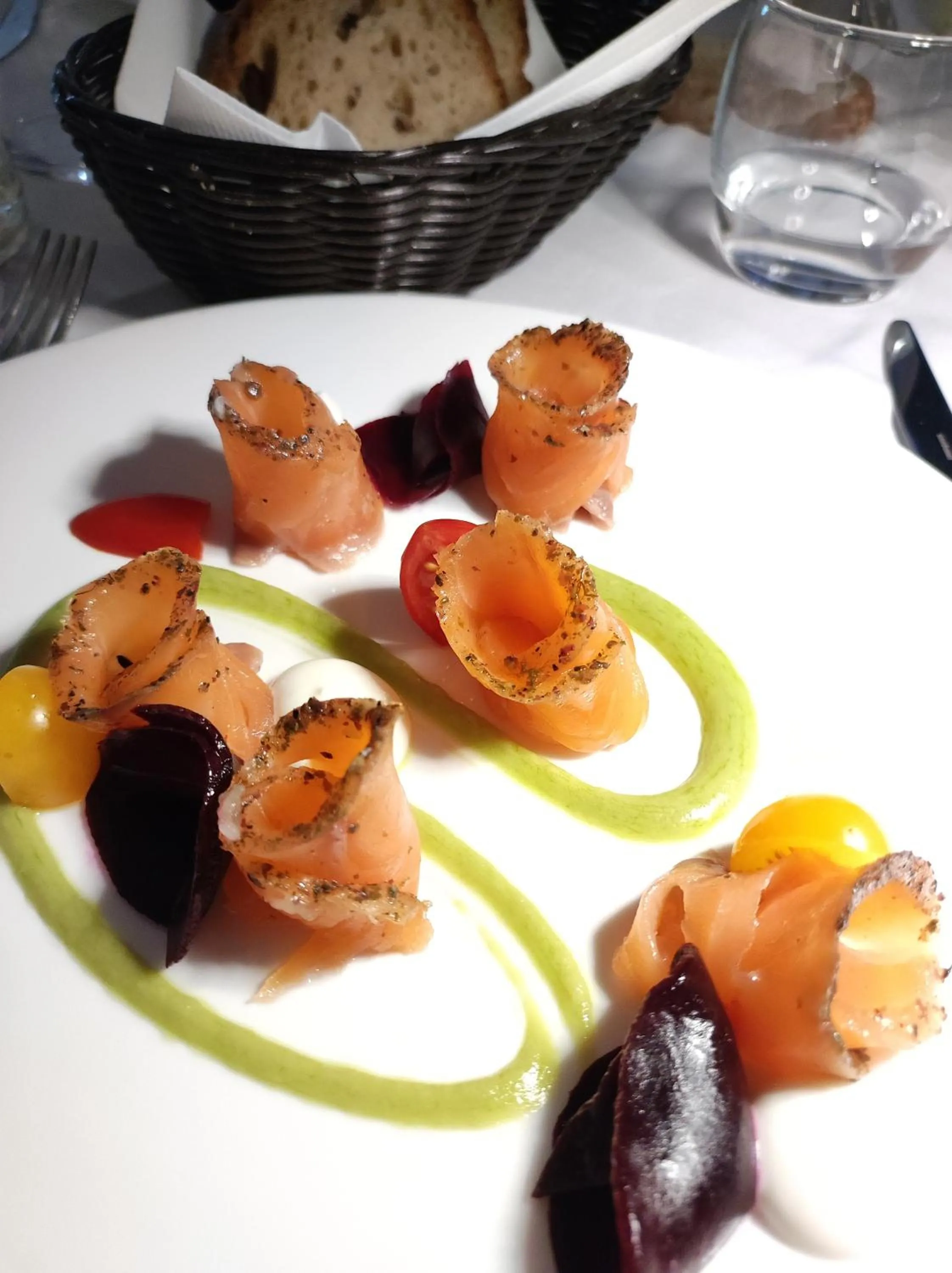 Restaurant/places to eat in Hotel Byron