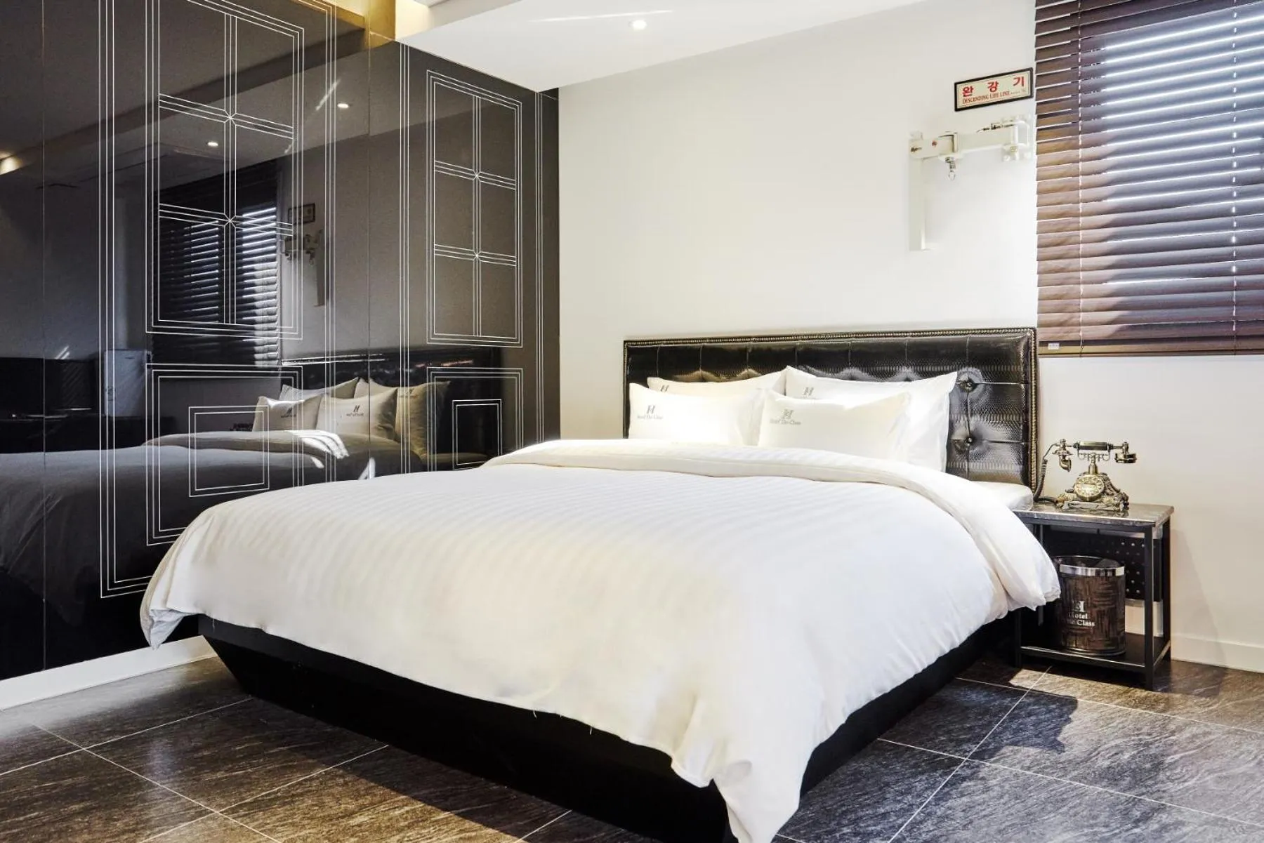 Bed in Hotel The Class