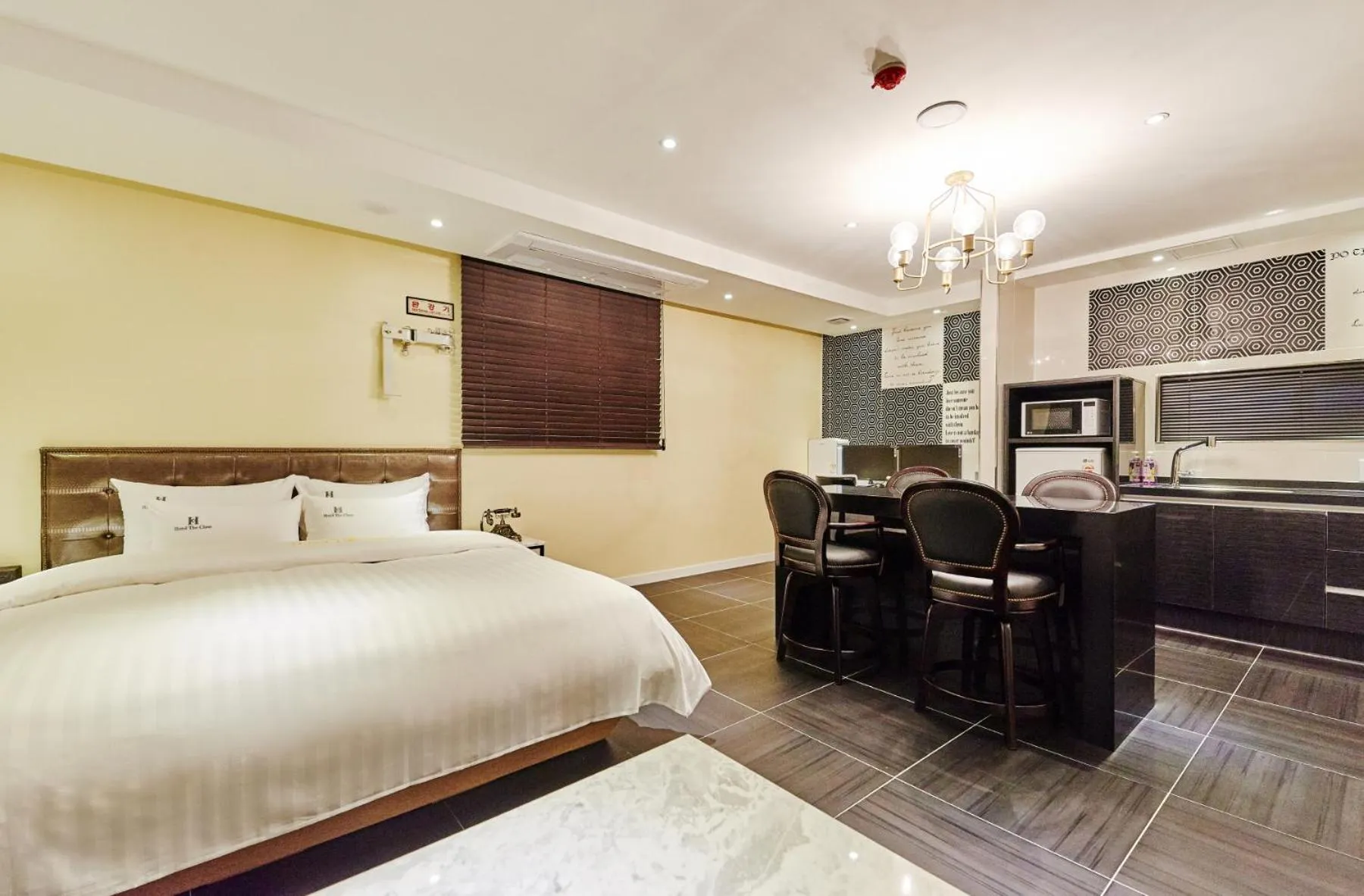 Bed in Hotel The Class