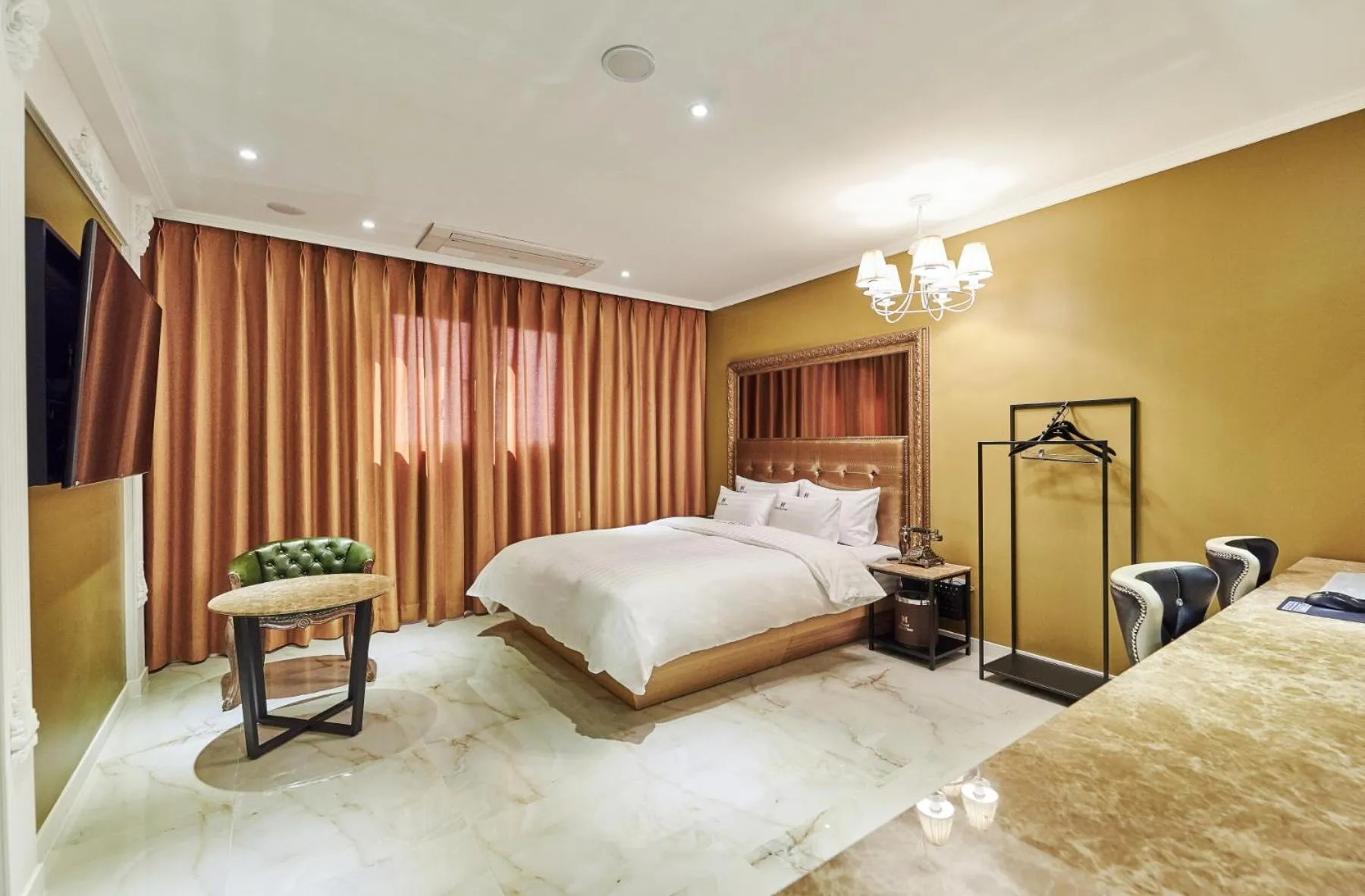 Bed in Hotel The Class