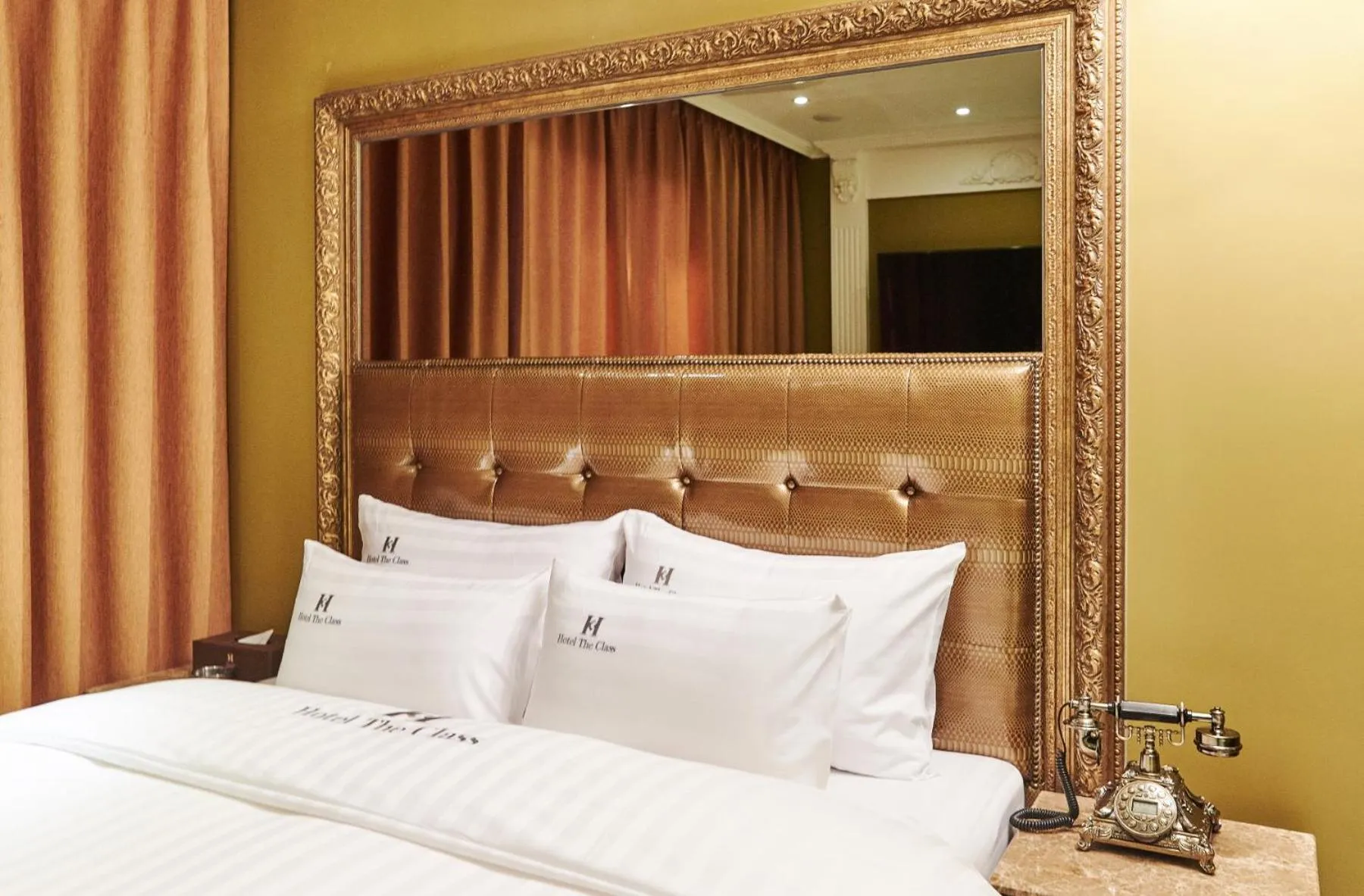 Bed in Hotel The Class