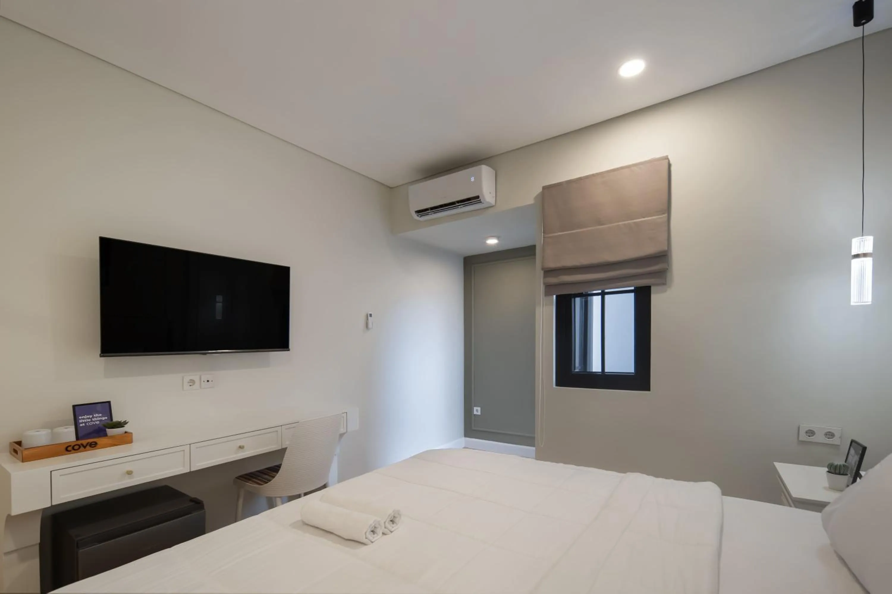 Bed in Cove Odilia Suite