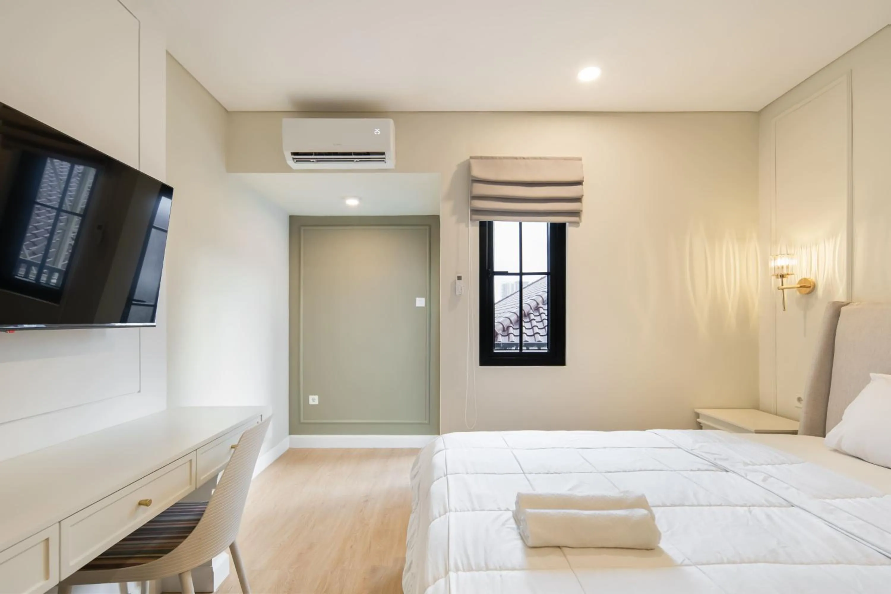 Bedroom, Bed in Cove Odilia Suite