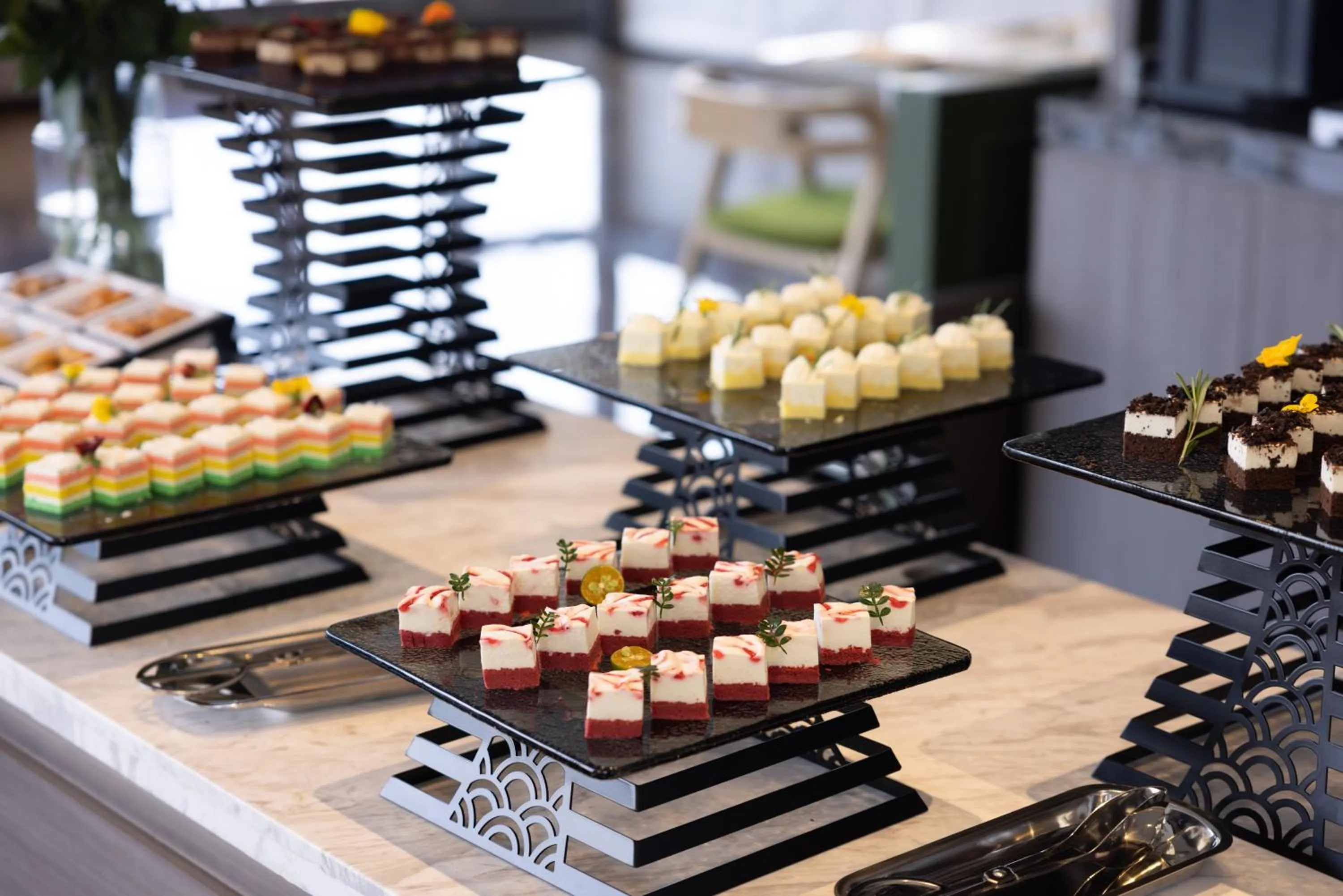 Restaurant/places to eat in Home2 Suite by Hilton Yiwu World Trade Center