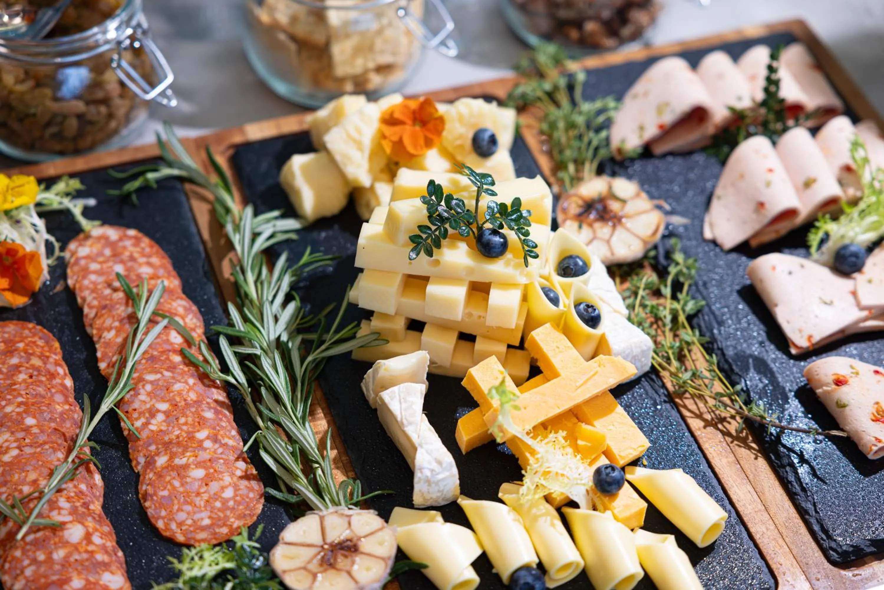 Restaurant/places to eat in Home2 Suite by Hilton Yiwu World Trade Center