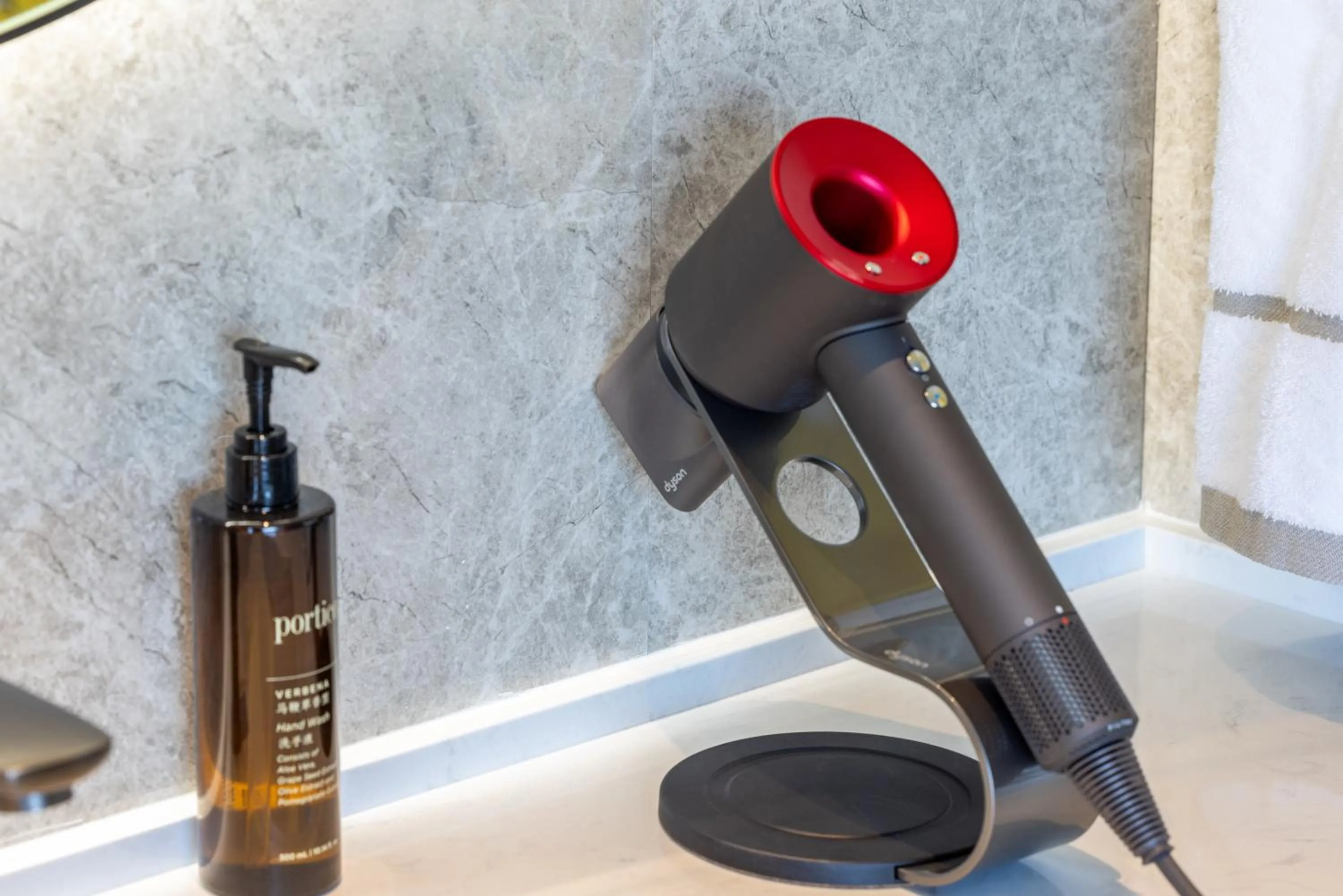 UrCove By Hyatt Guangzhou Baiyun Airport