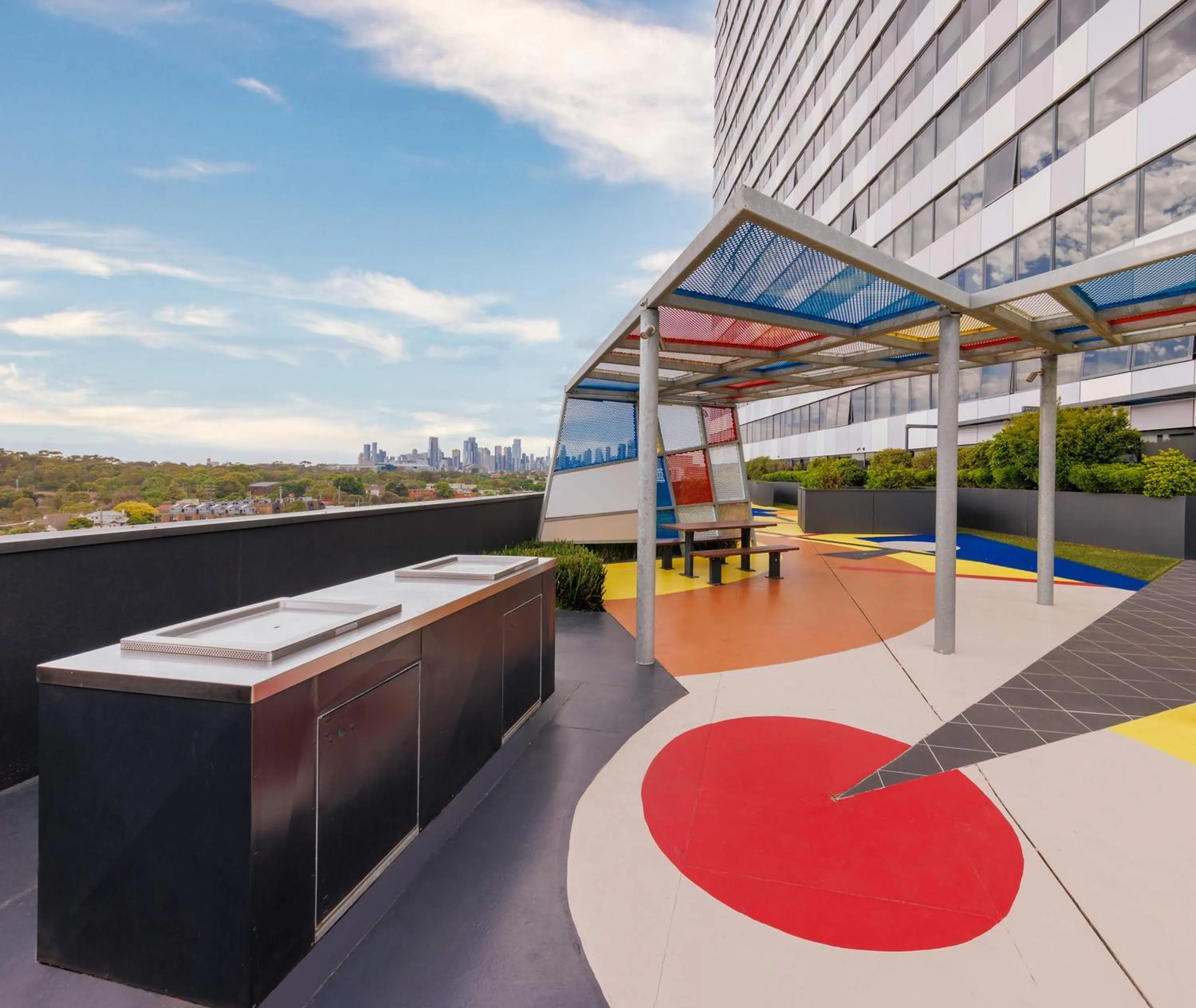 BBQ facilities in Oaks Melbourne Flemington Suites